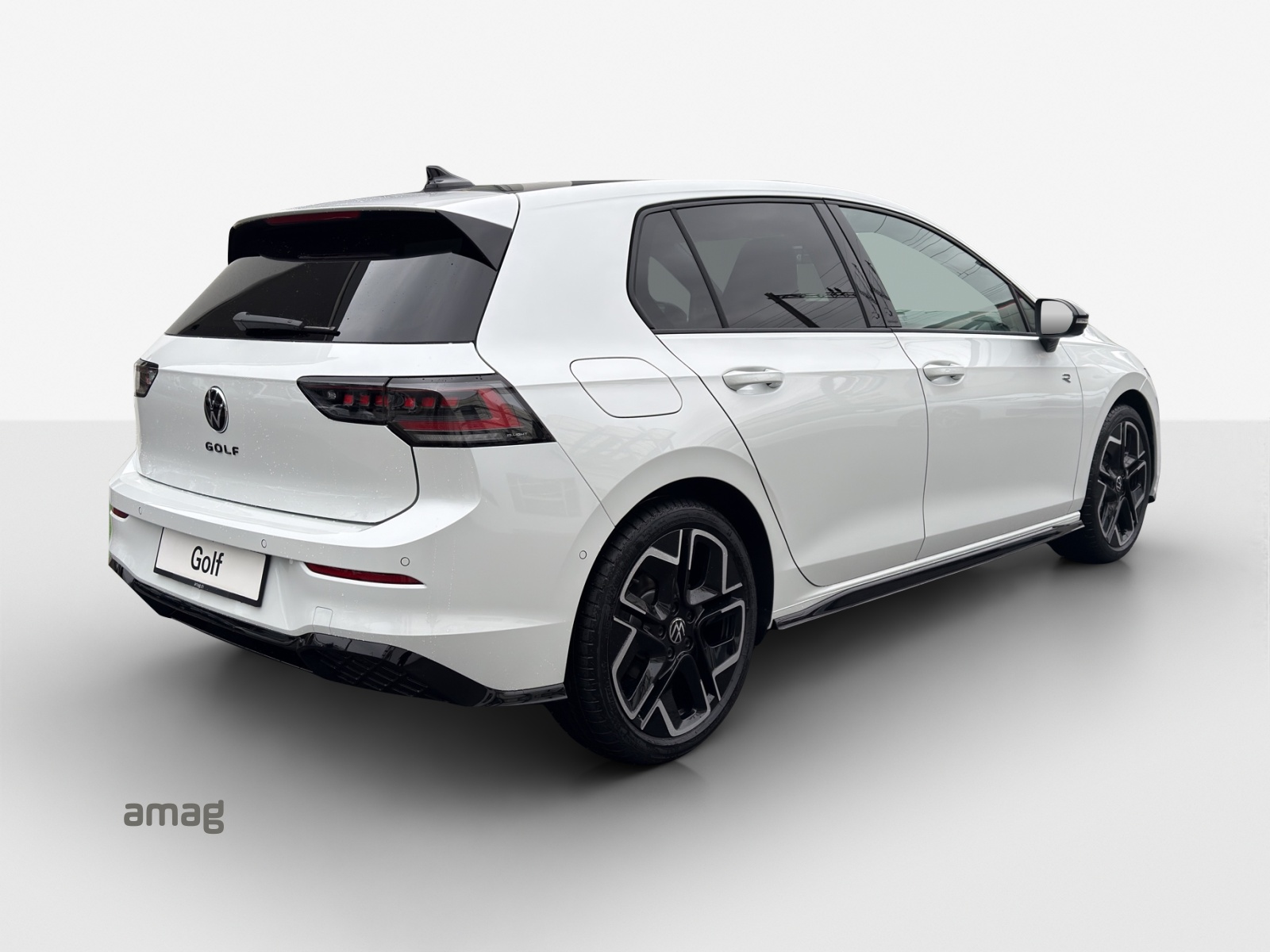 VW Golf 1.5 e TSI mHEV R-Line DSG-image-4