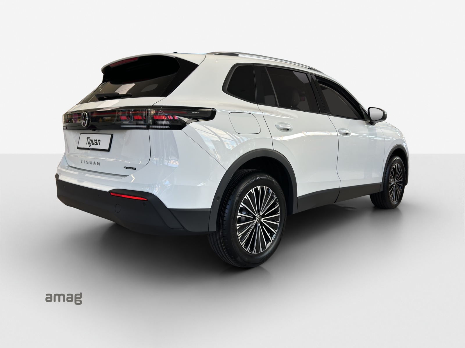 VW Tiguan 2.0 TSI DSG Life 4Motion-image-4