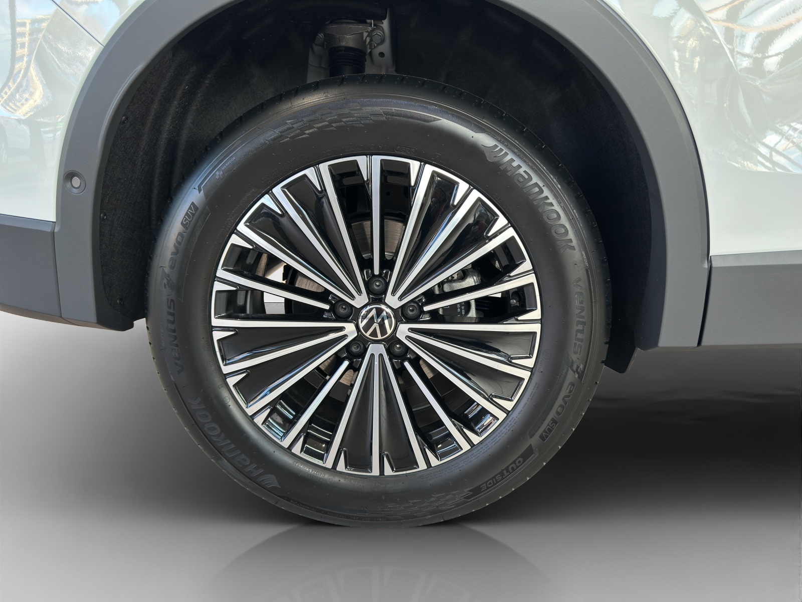 VW Tiguan 2.0 TSI DSG Life 4Motion-image-11