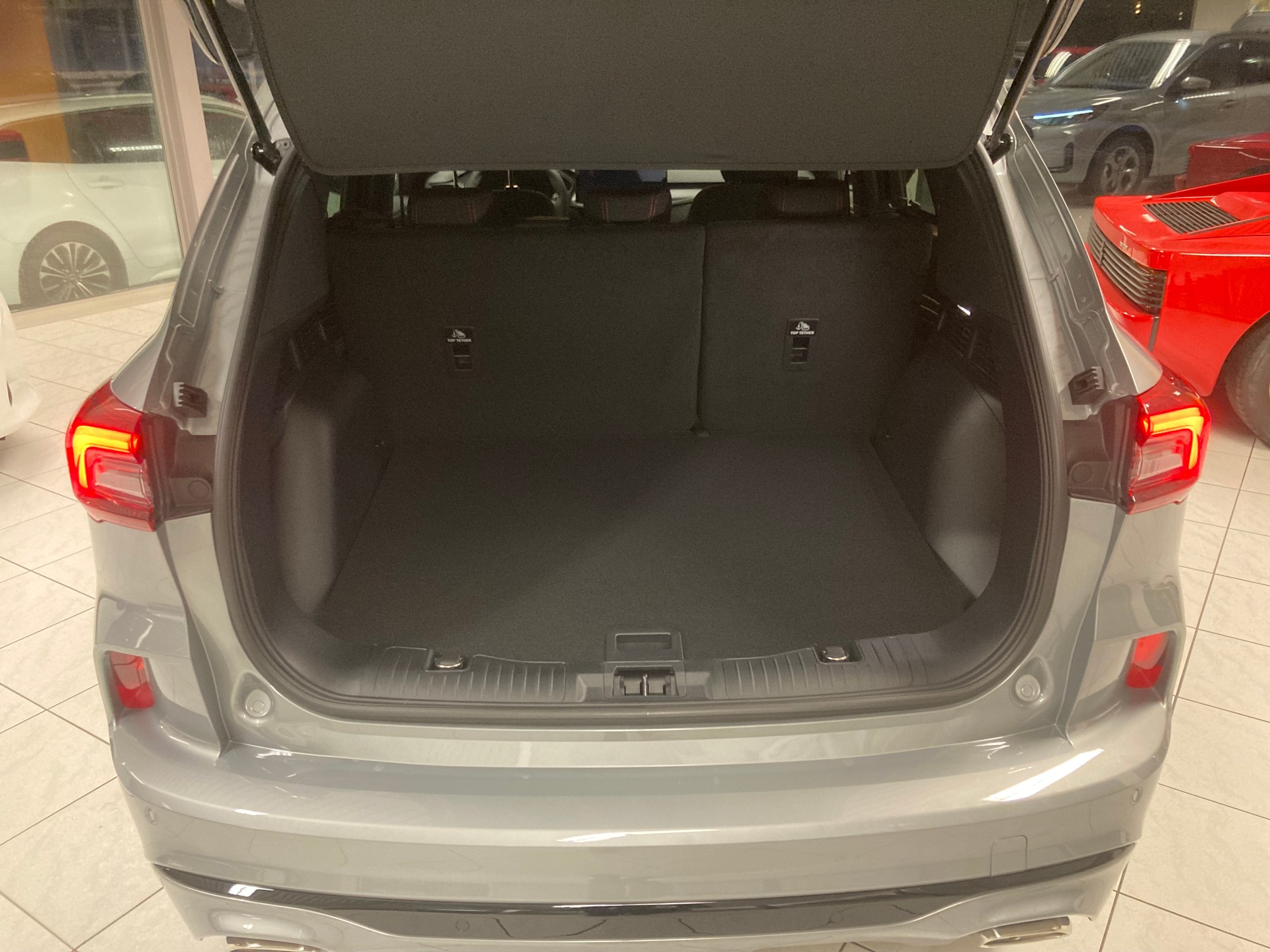 FORD Kuga 2.5 FHEV ST-Line 4WD-image-15