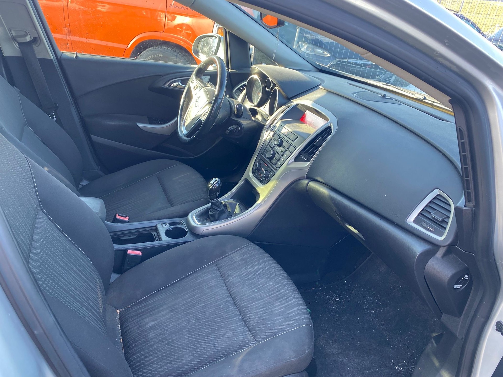 OPEL Astra SportsTourer 1.4i 16V Turbo Sport-image-9