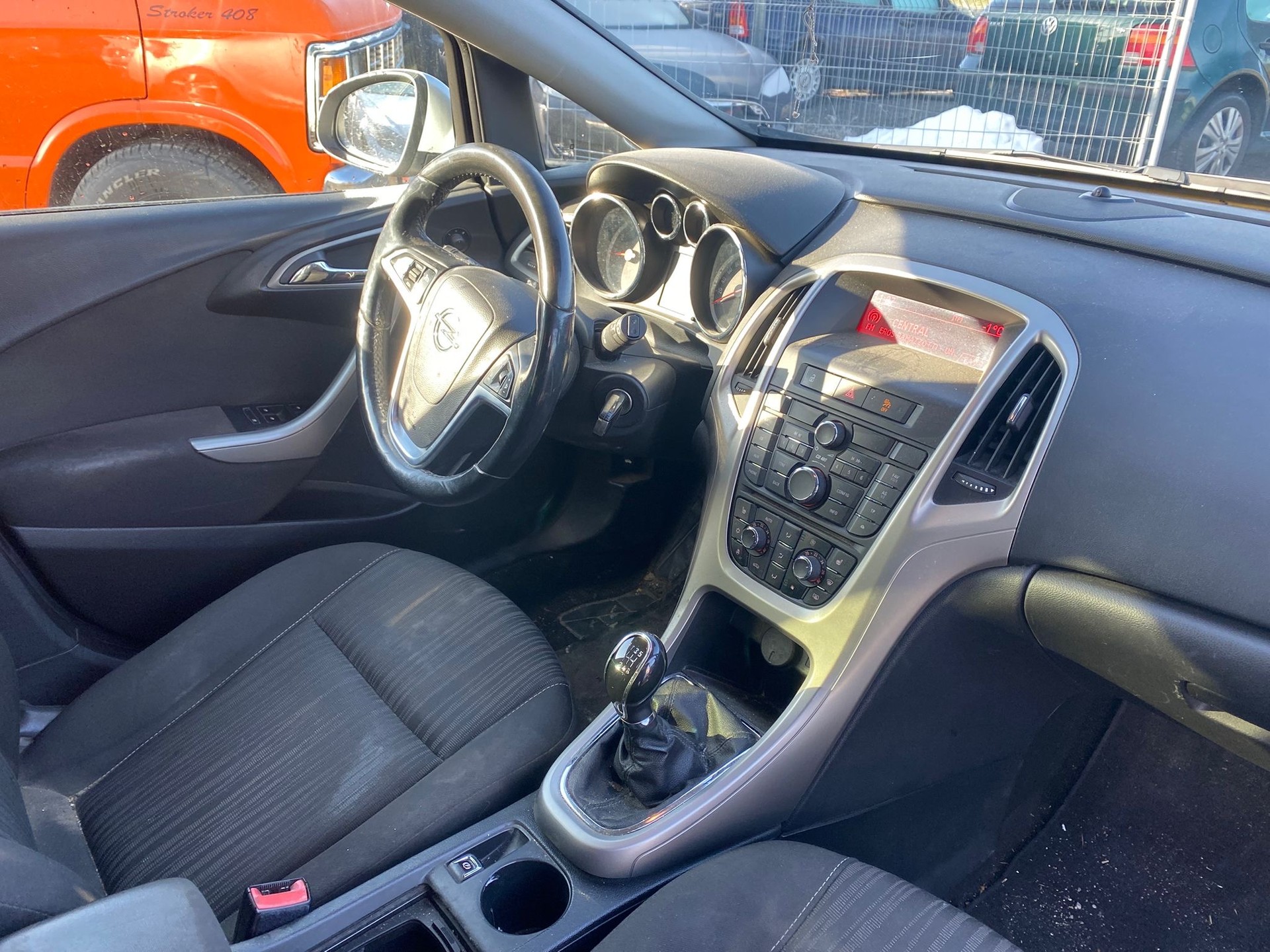 OPEL Astra SportsTourer 1.4i 16V Turbo Sport-image-8