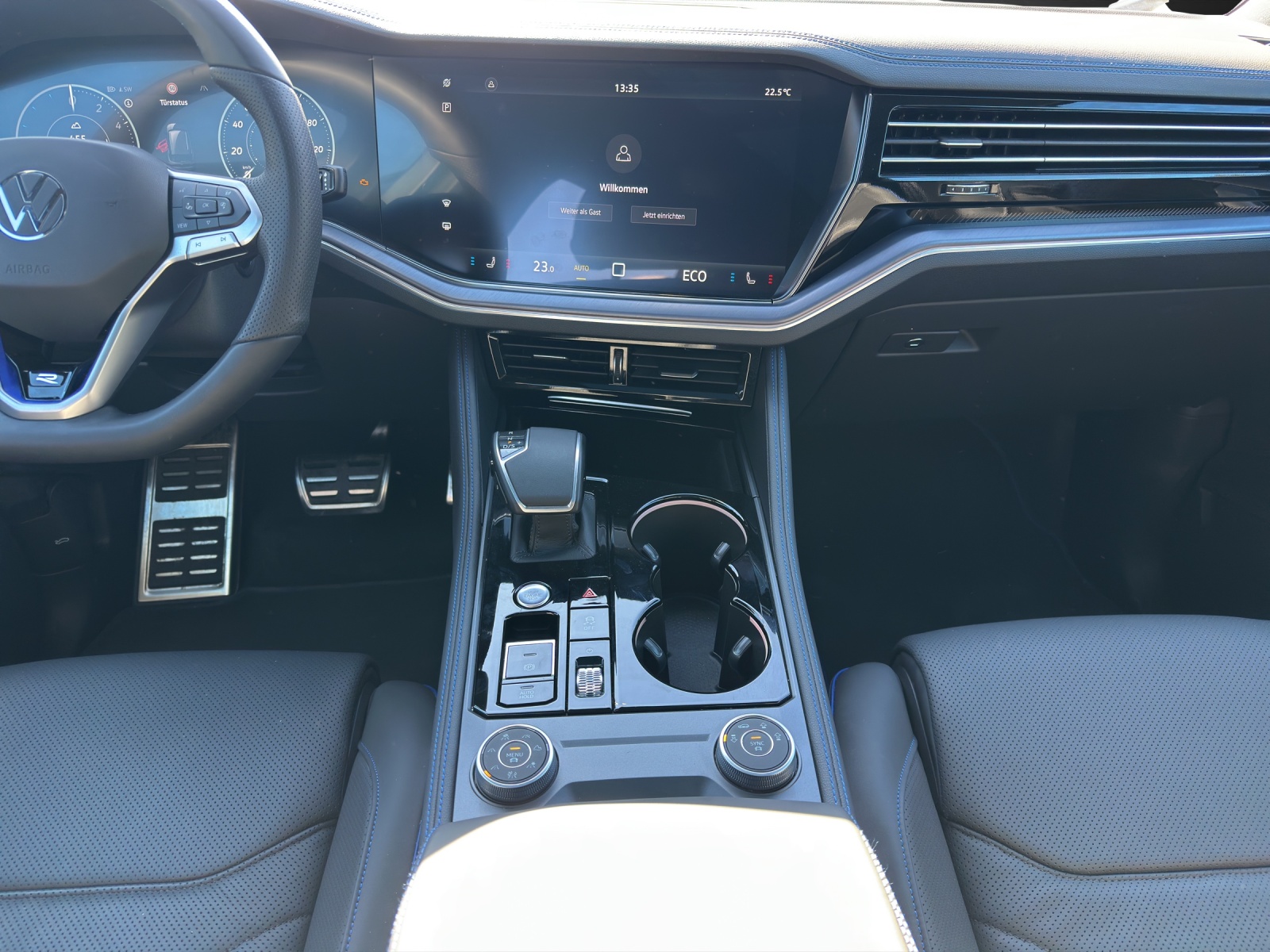 VW Touareg 3.0 TSI eHybrid R Tiptronic-image-11