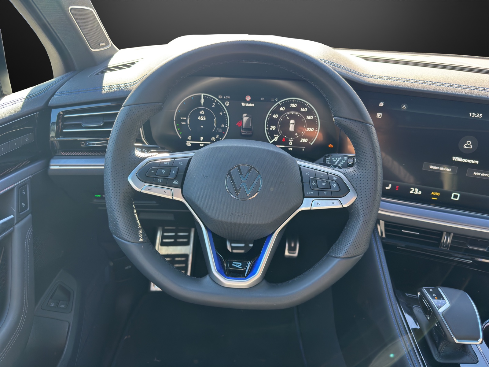VW Touareg 3.0 TSI eHybrid R Tiptronic-image-10