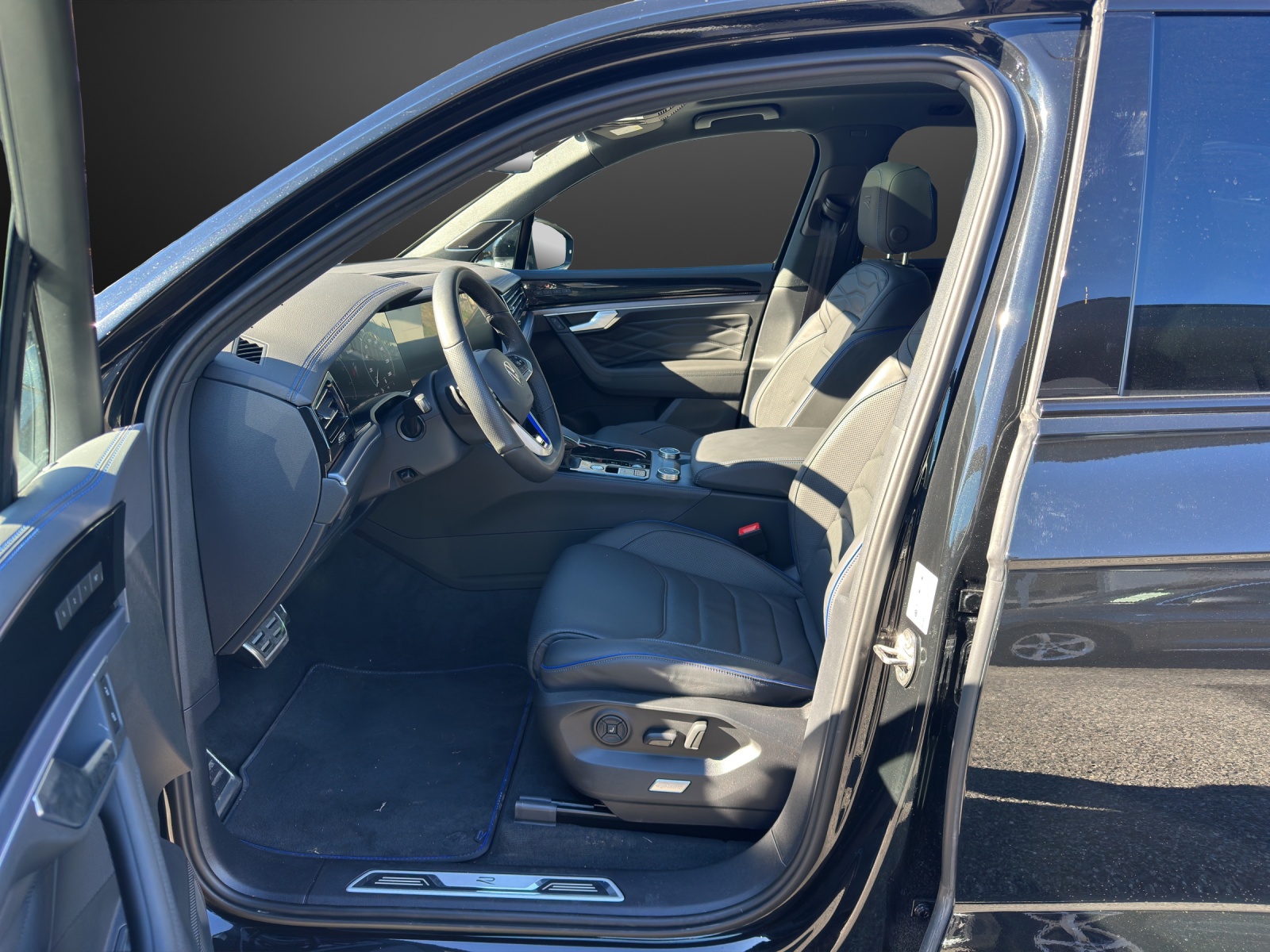 VW Touareg 3.0 TSI eHybrid R Tiptronic-image-7