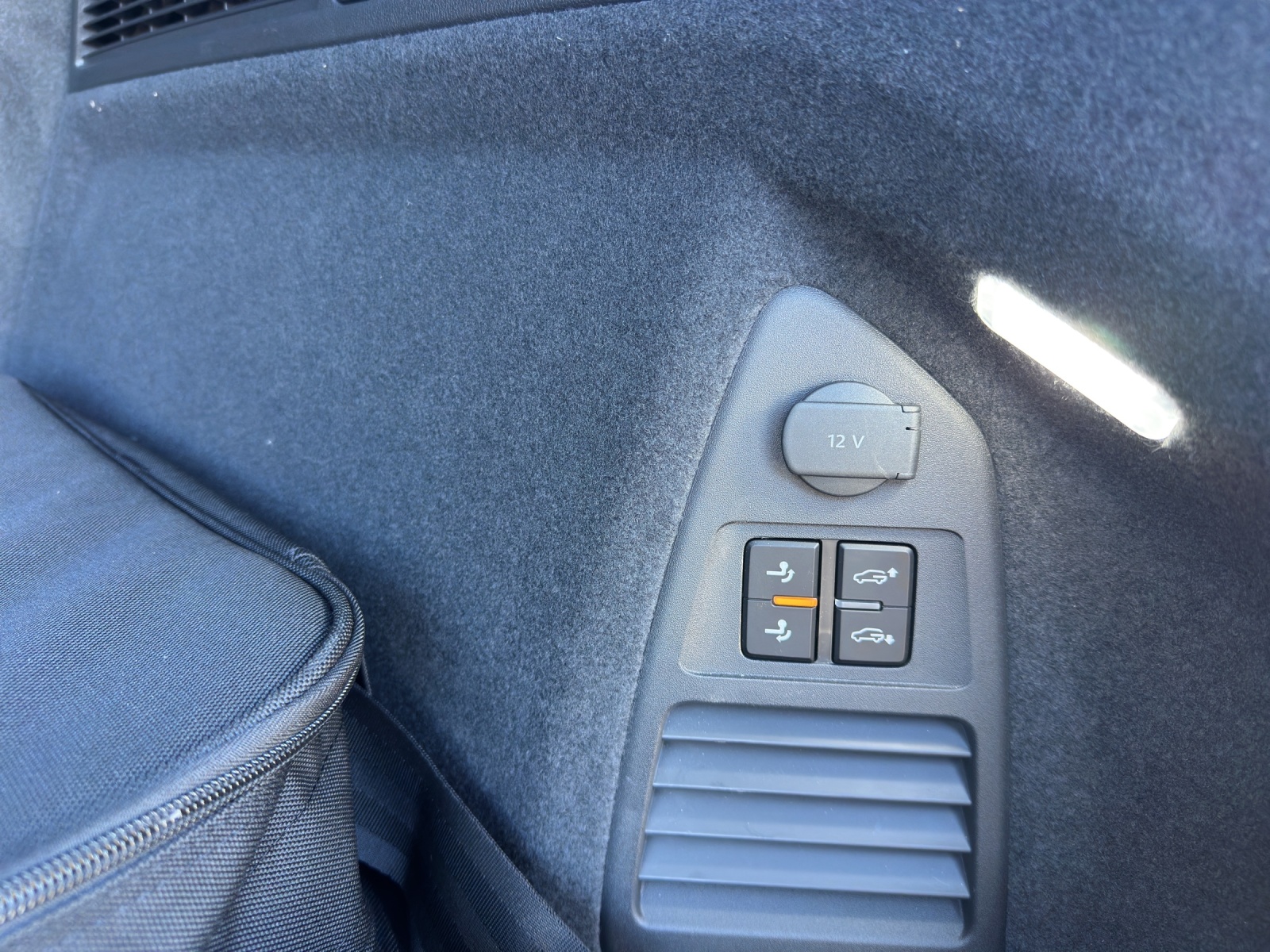 VW Touareg 3.0 TSI eHybrid R Tiptronic-image-14