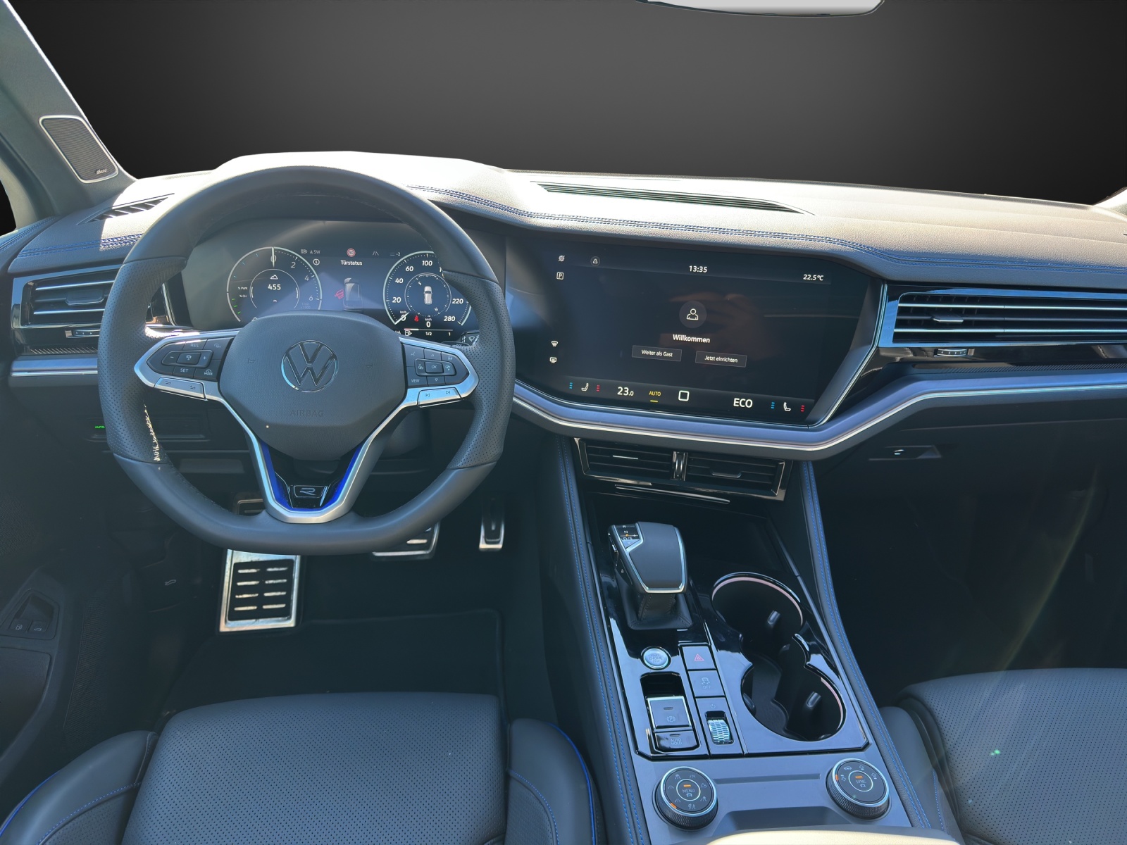 VW Touareg 3.0 TSI eHybrid R Tiptronic-image-9