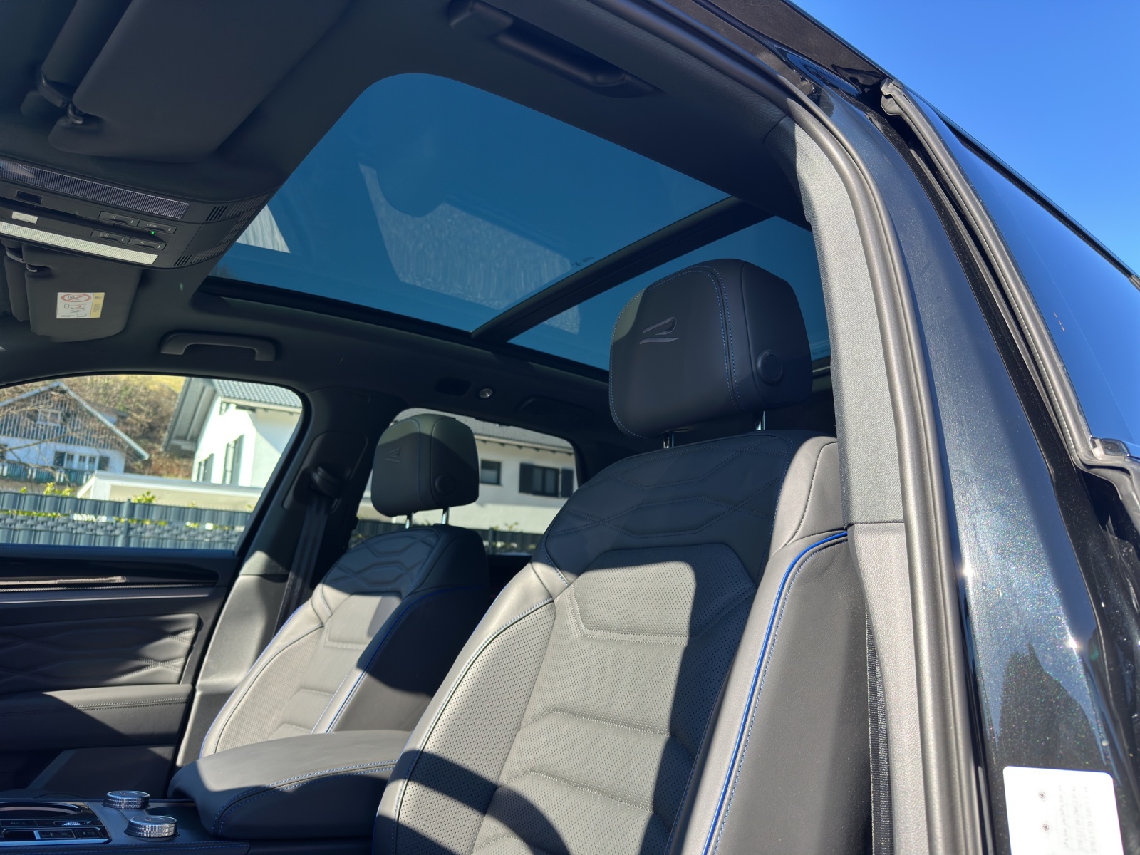 VW Touareg 3.0 TSI eHybrid R Tiptronic-image-15