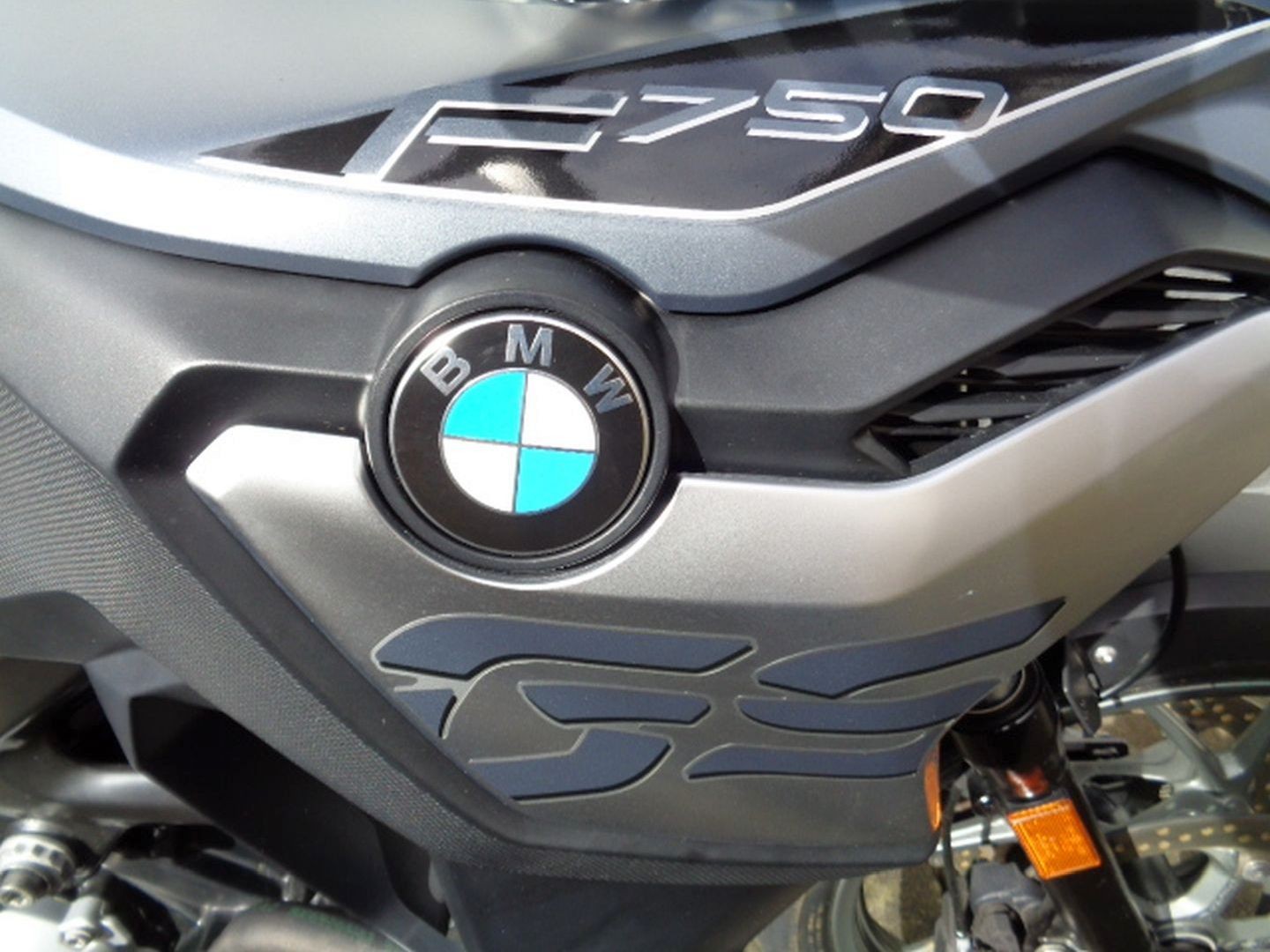 BMW F 750 GS-image-8
