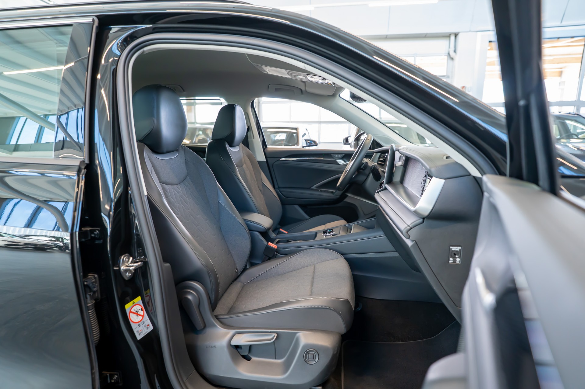 VW Tayron 2.0 TDI SCR Life DSG 7Plätzer / 360°Kamera / Digital Cockpit-image-16