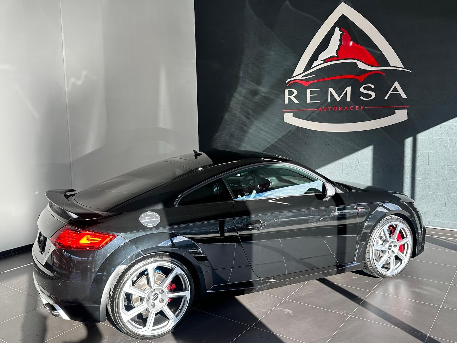 AUDI TT RS Coupé 2.5 TFSI quattro S-tronic-image-3
