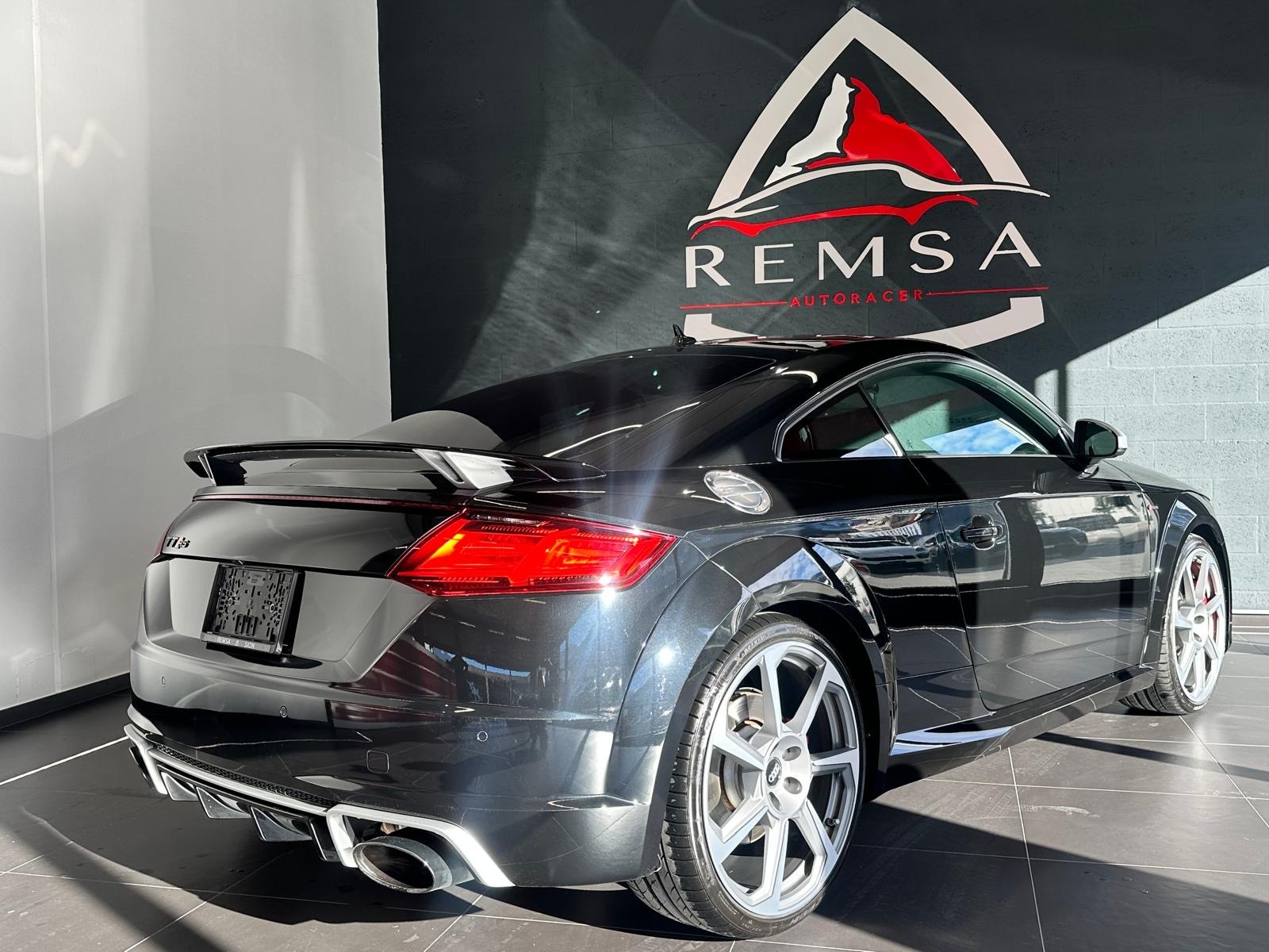AUDI TT RS Coupé 2.5 TFSI quattro S-tronic-image-4