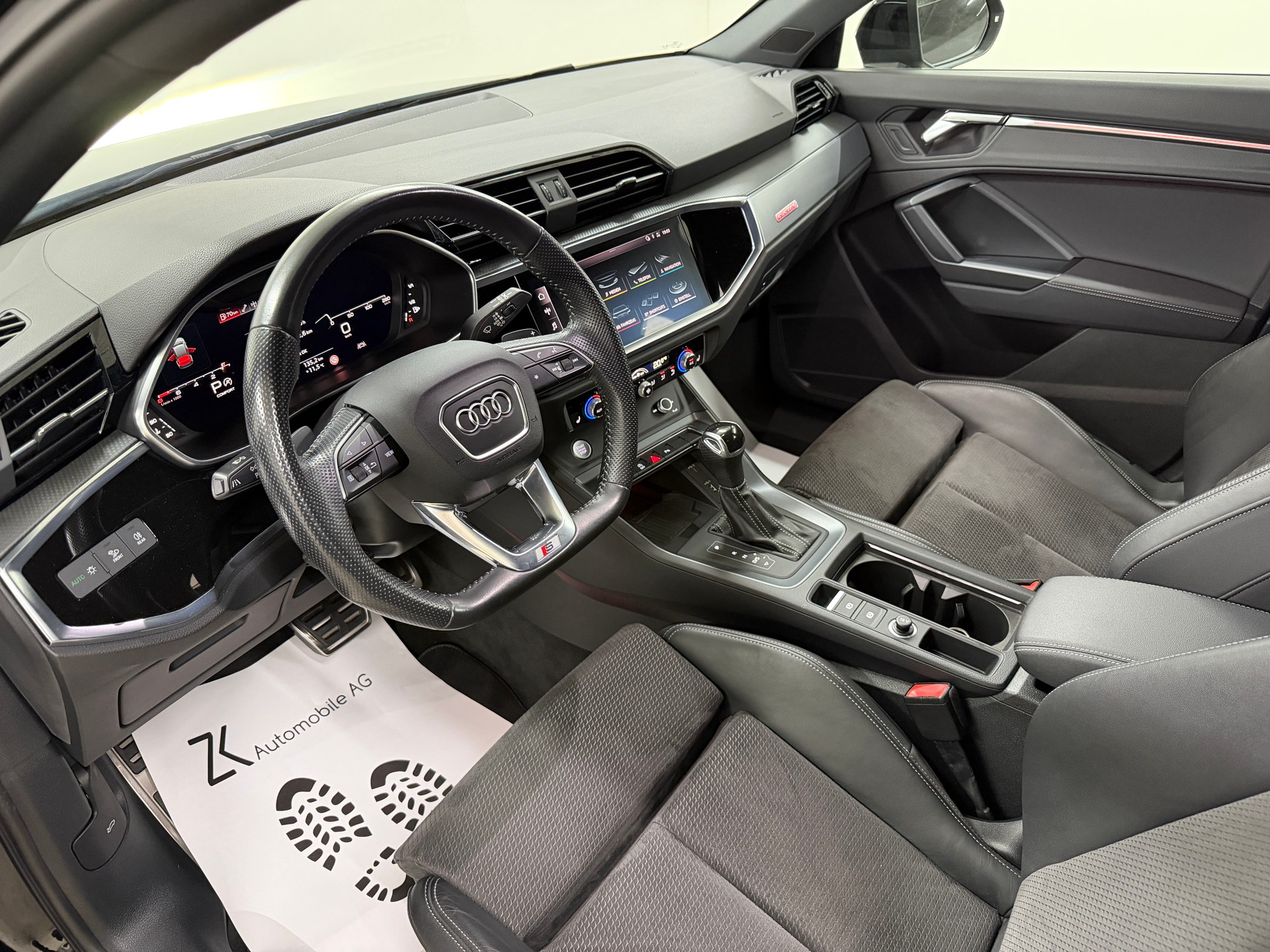 AUDI Q3 Sportback 40 TFSI S line quattro Midnight Black S-tronic / 360° Kamera / virtual Cockpit / Komfortschlüssel /-image-6