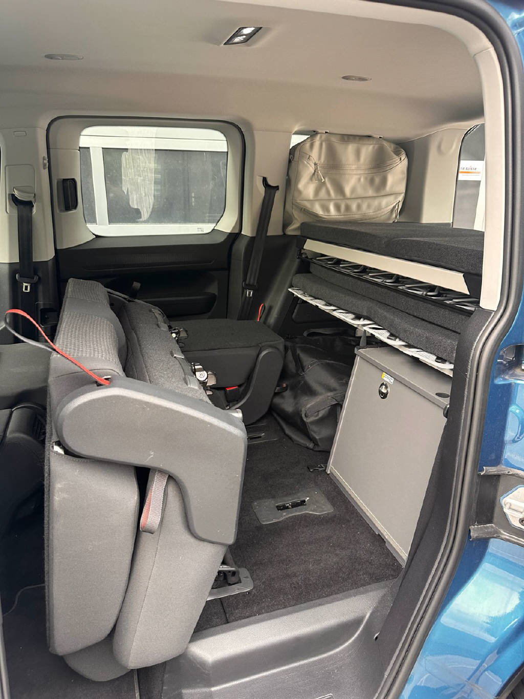 VW Caddy 2.0 TDI 122 California Spirit DSG-image-6