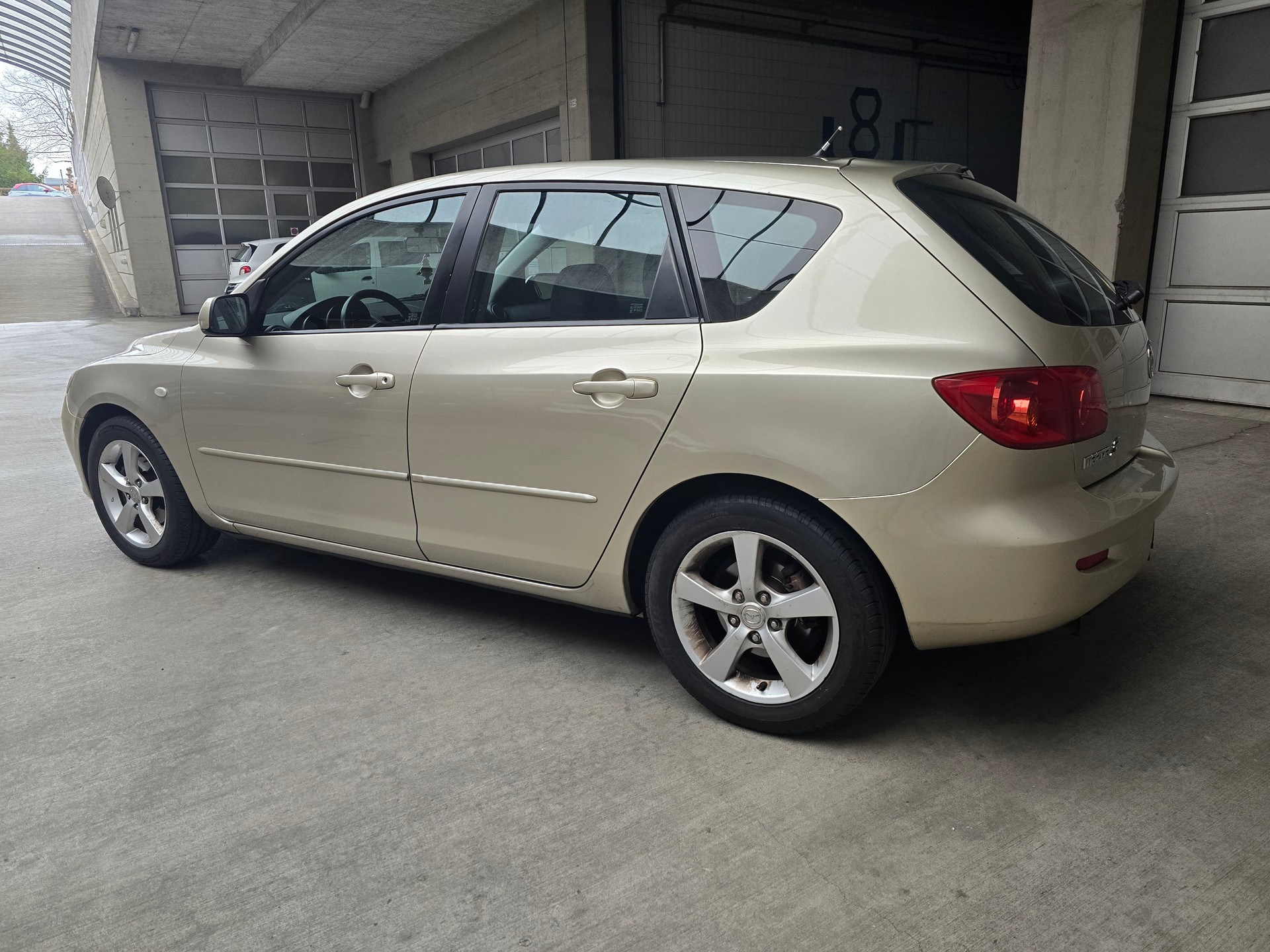 MAZDA 3 1.6 16V Confort-image-2