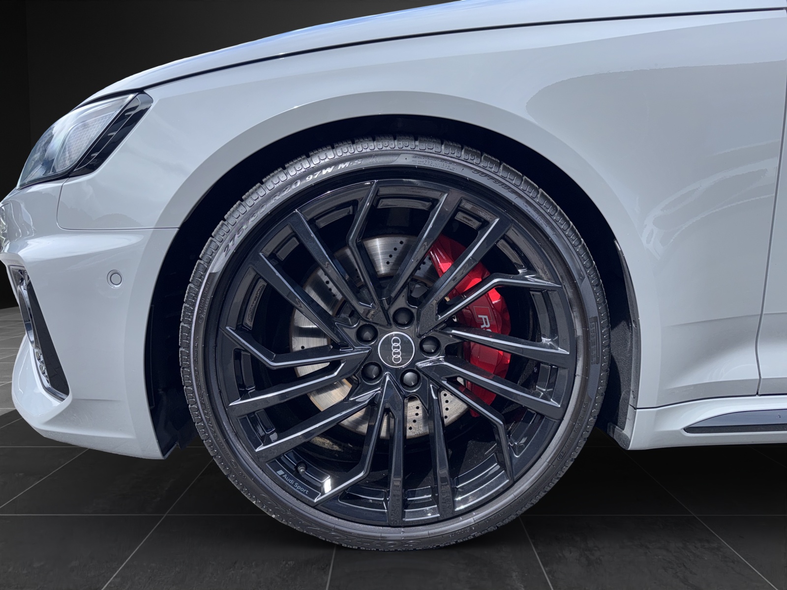 AUDI RS4 Avant quattro tiptronic-image-13