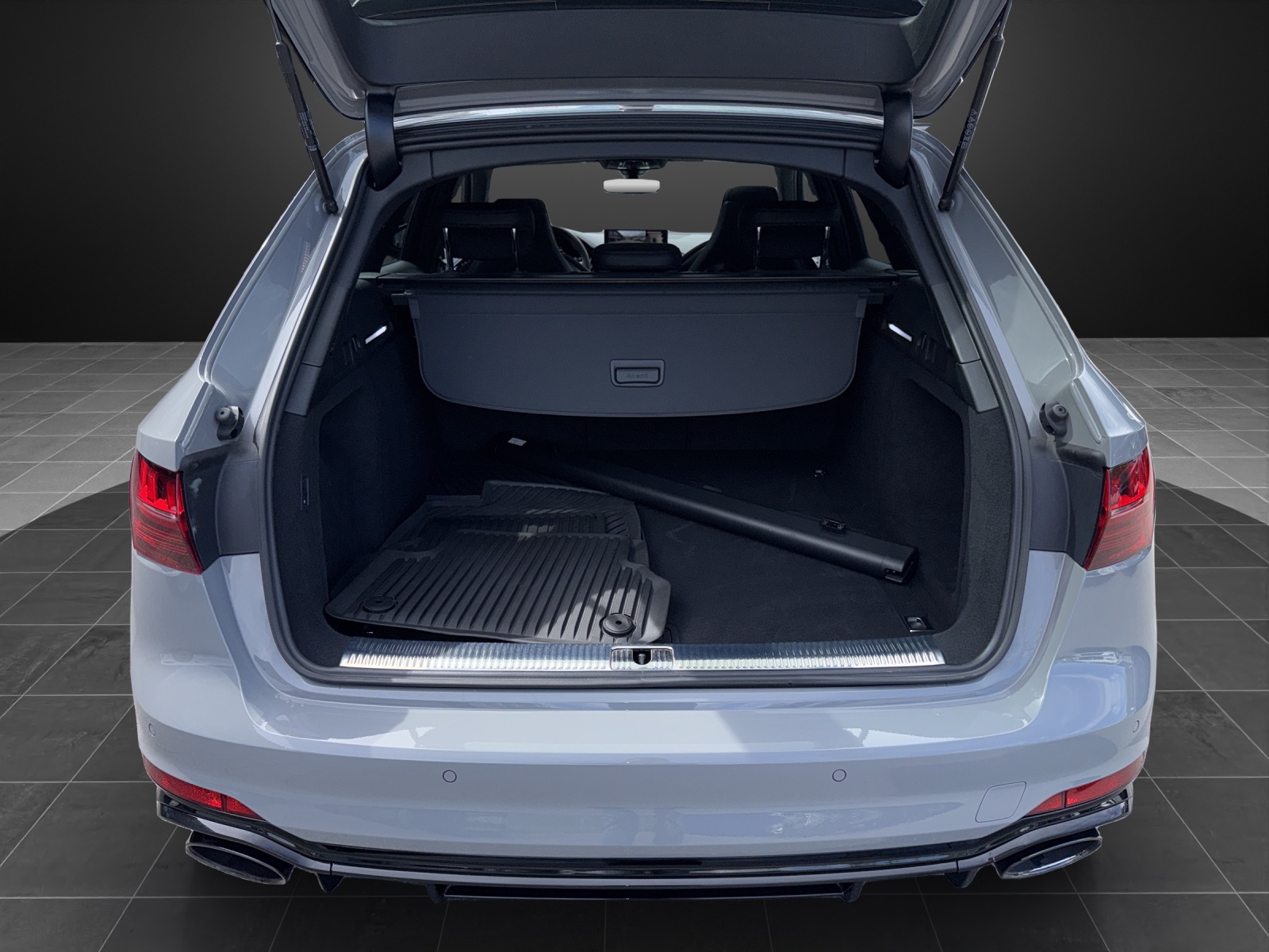 AUDI RS4 Avant quattro tiptronic-image-12