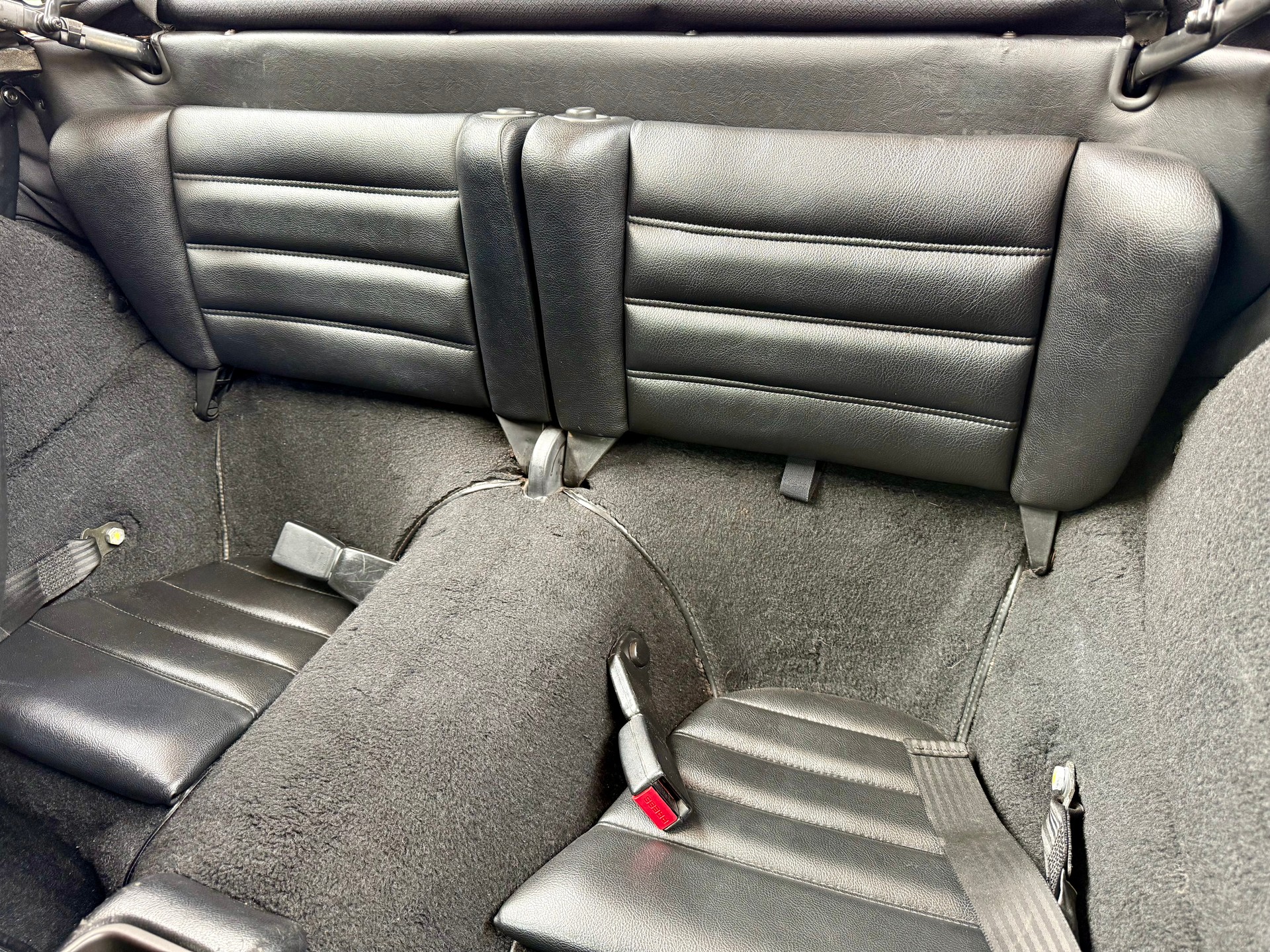 PORSCHE 911 Carrera 2 Cabrio-image-10