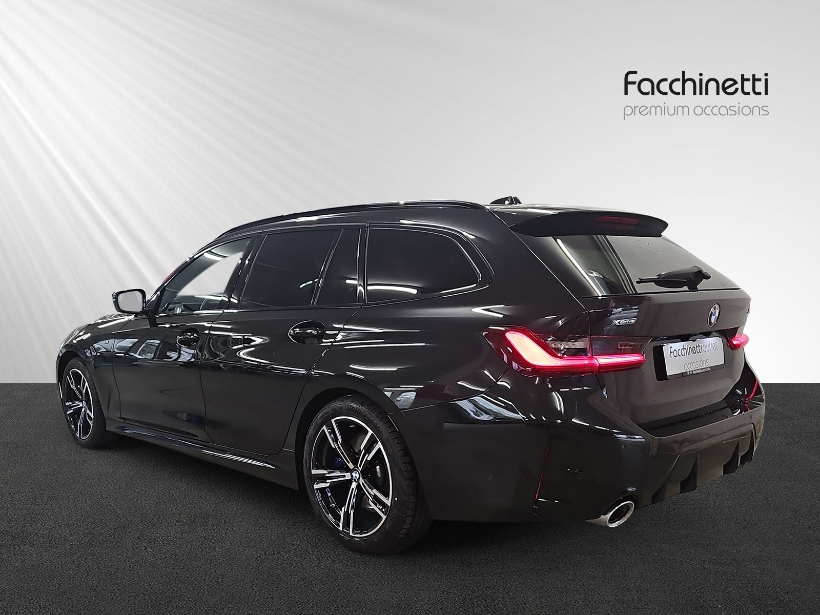 BMW 330d xDrive 48V Touring Steptronic M Sport-image-2