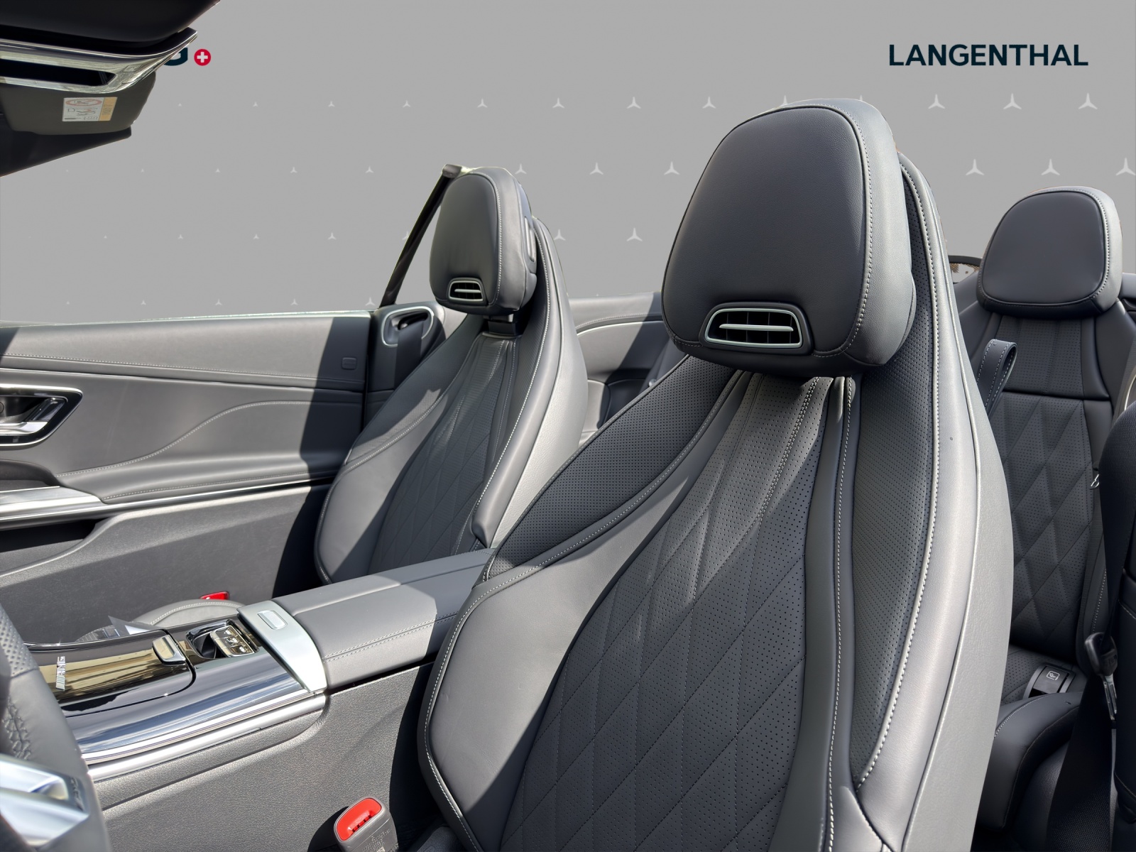 MERCEDES-BENZ CLE AMG 53 Cabrio 4Matic+ 9G-Tronic-image-8