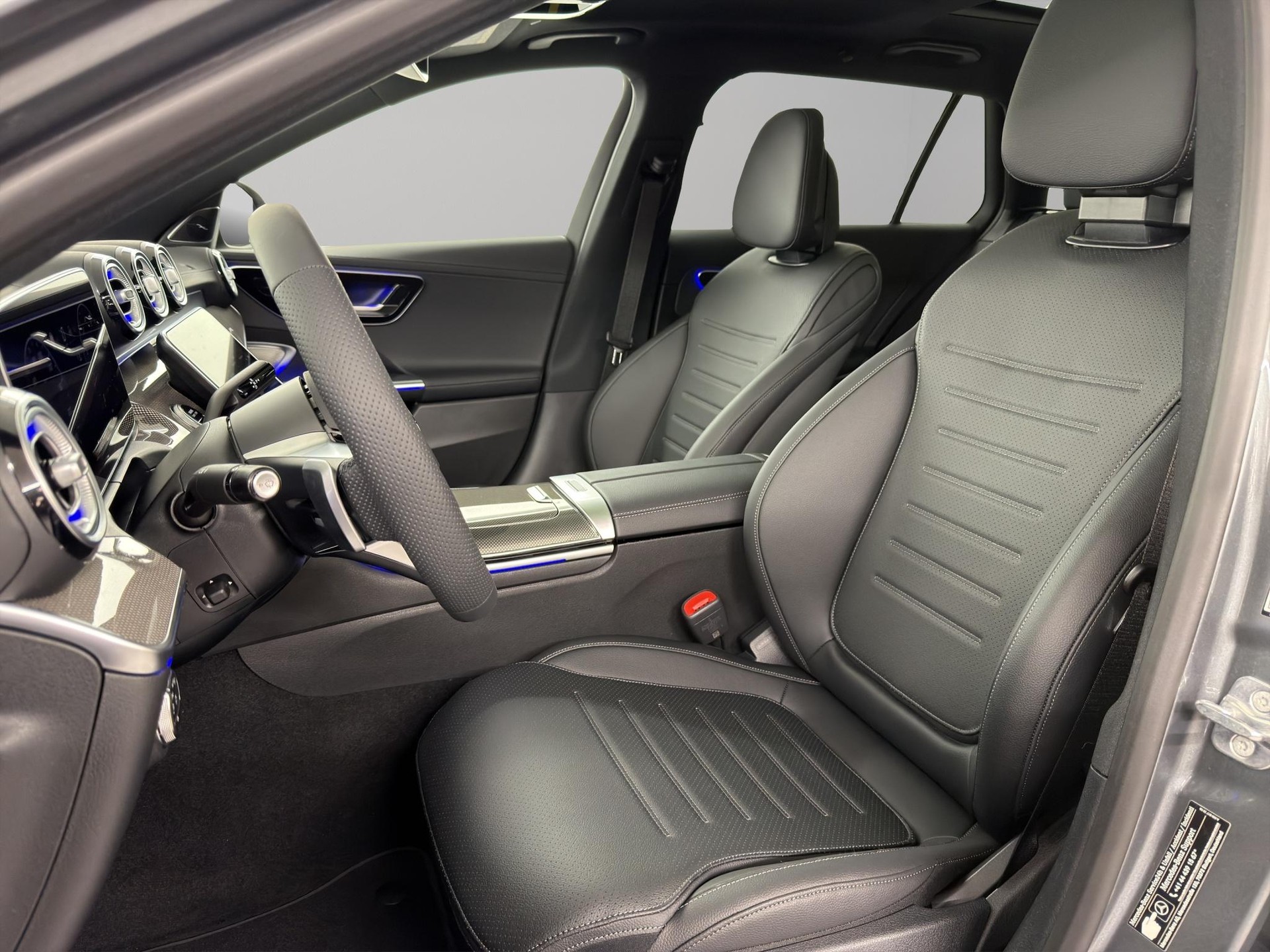MERCEDES-BENZ C 300 AMG Line 4matic Kombi-image-8