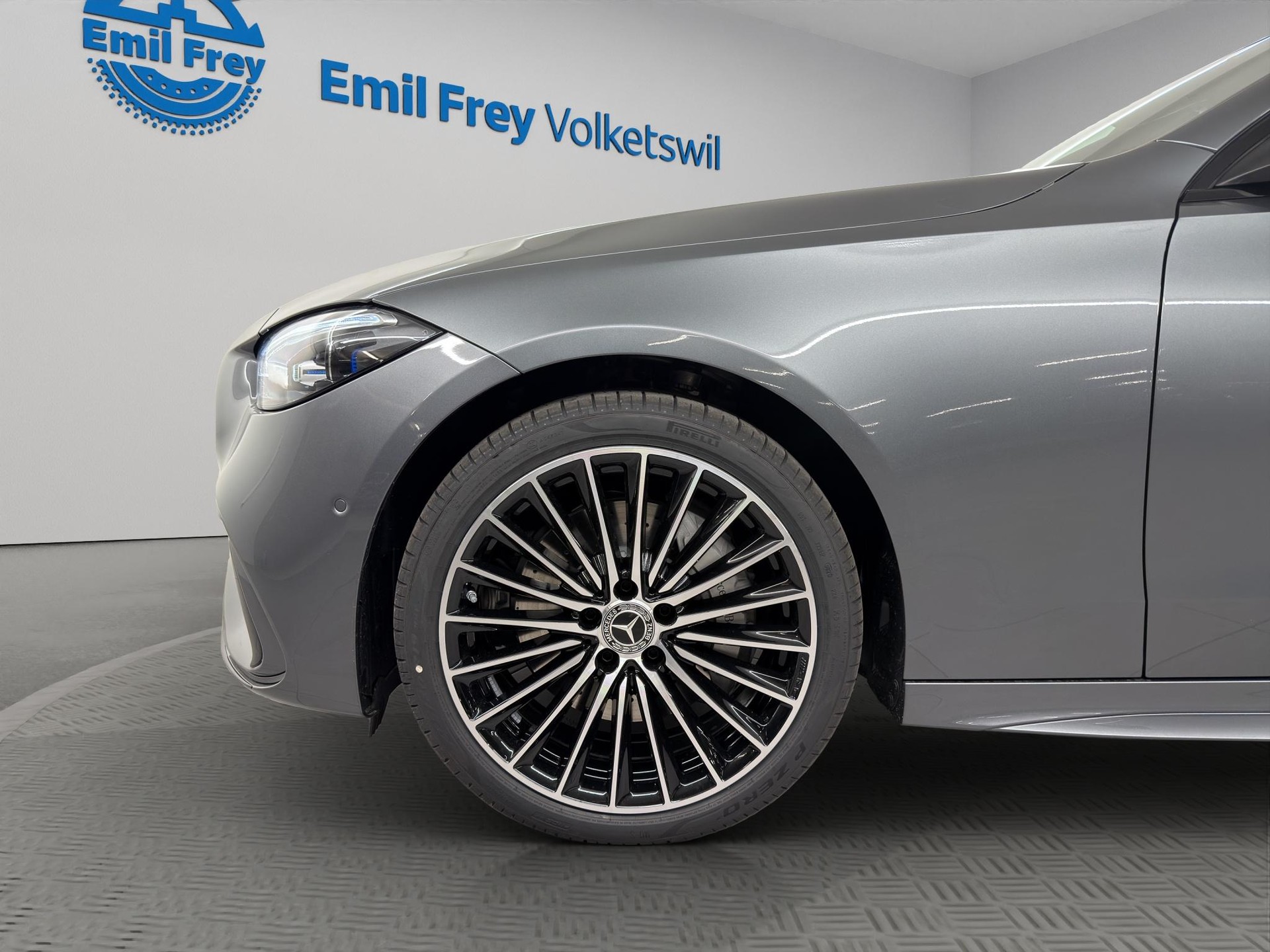 MERCEDES-BENZ C 300 AMG Line 4matic Kombi-image-3