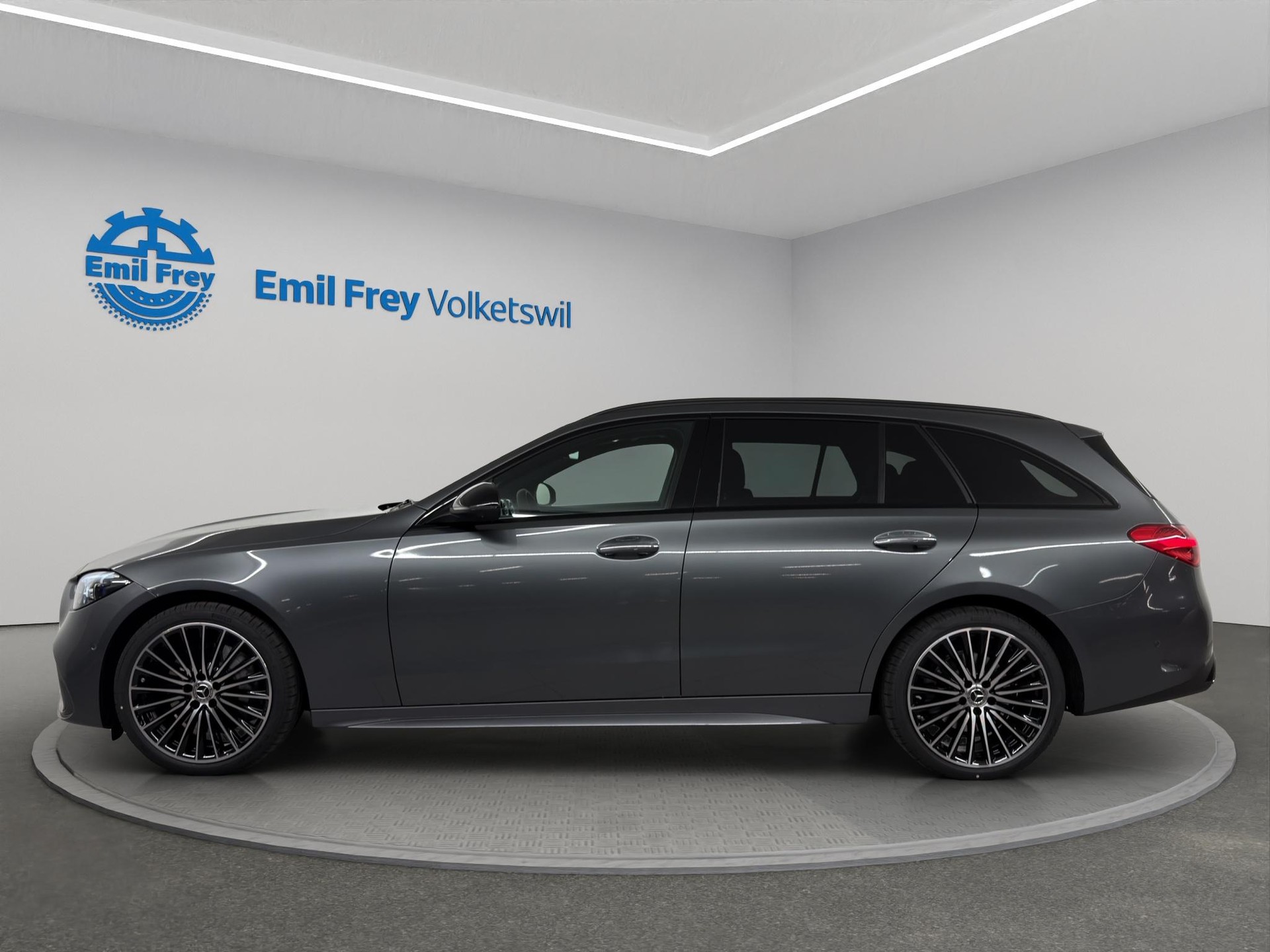 MERCEDES-BENZ C 300 AMG Line 4matic Kombi-image-1