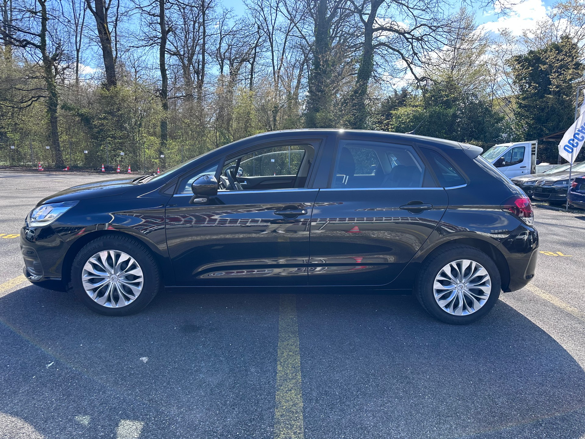 CITROEN C4 1.2 Pure Tech Shine Automatic-image-1