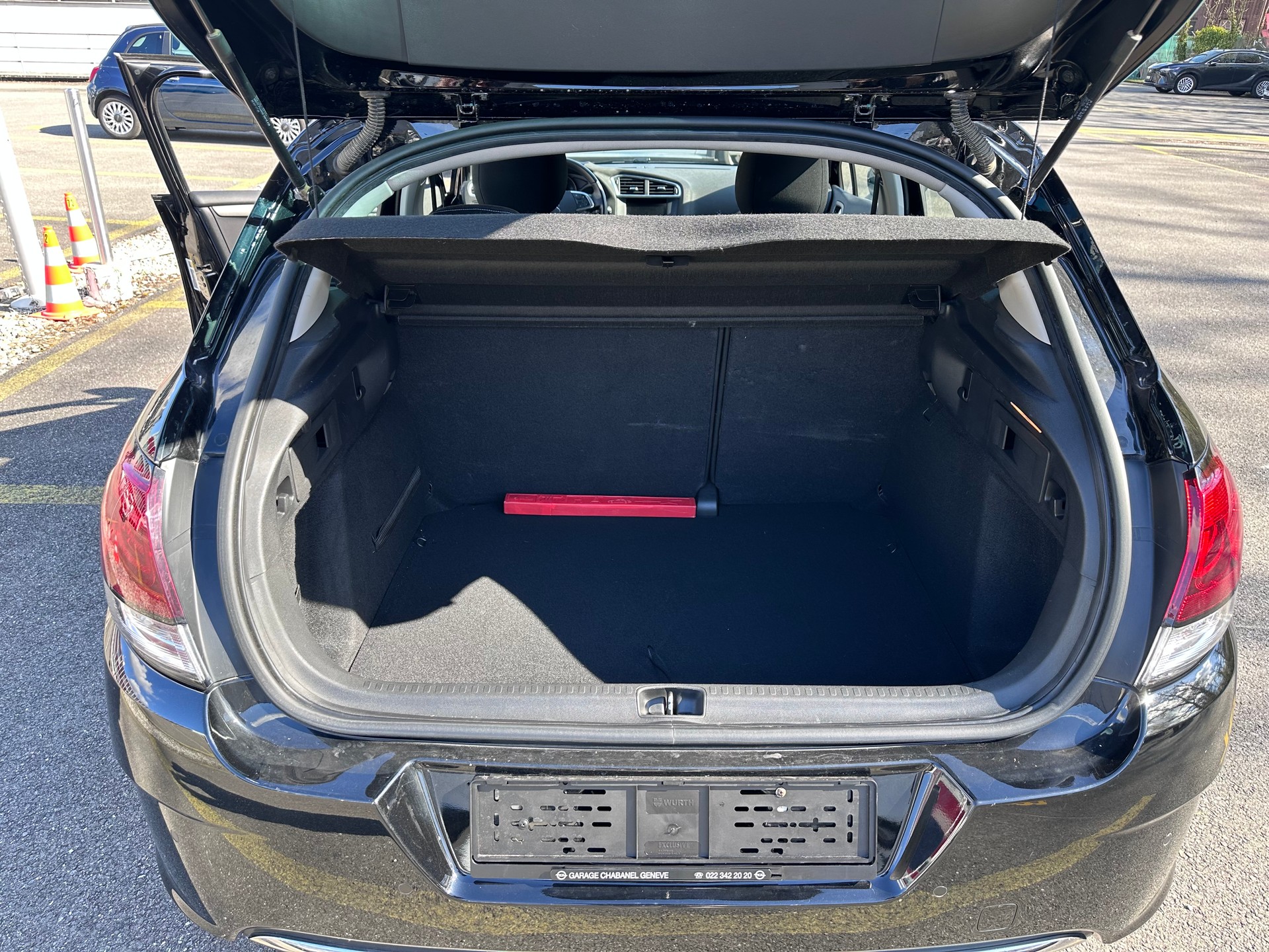 CITROEN C4 1.2 Pure Tech Shine Automatic-image-6