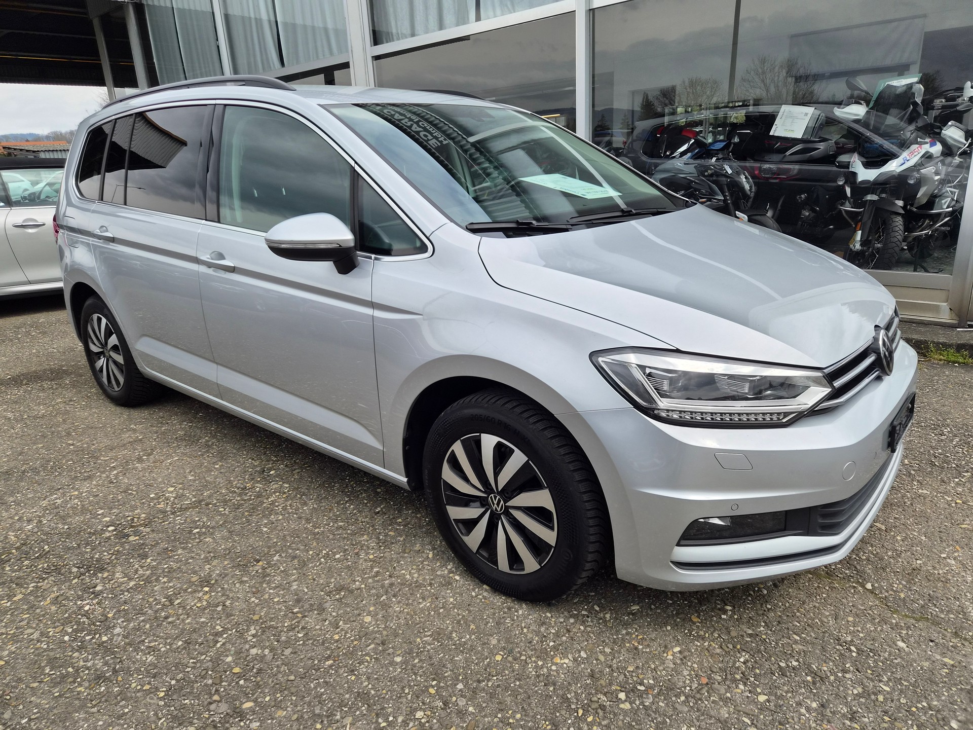 VW Touran 1.5 TSI EVO Comfortline DSG Ausführung 7 Sitzplätze