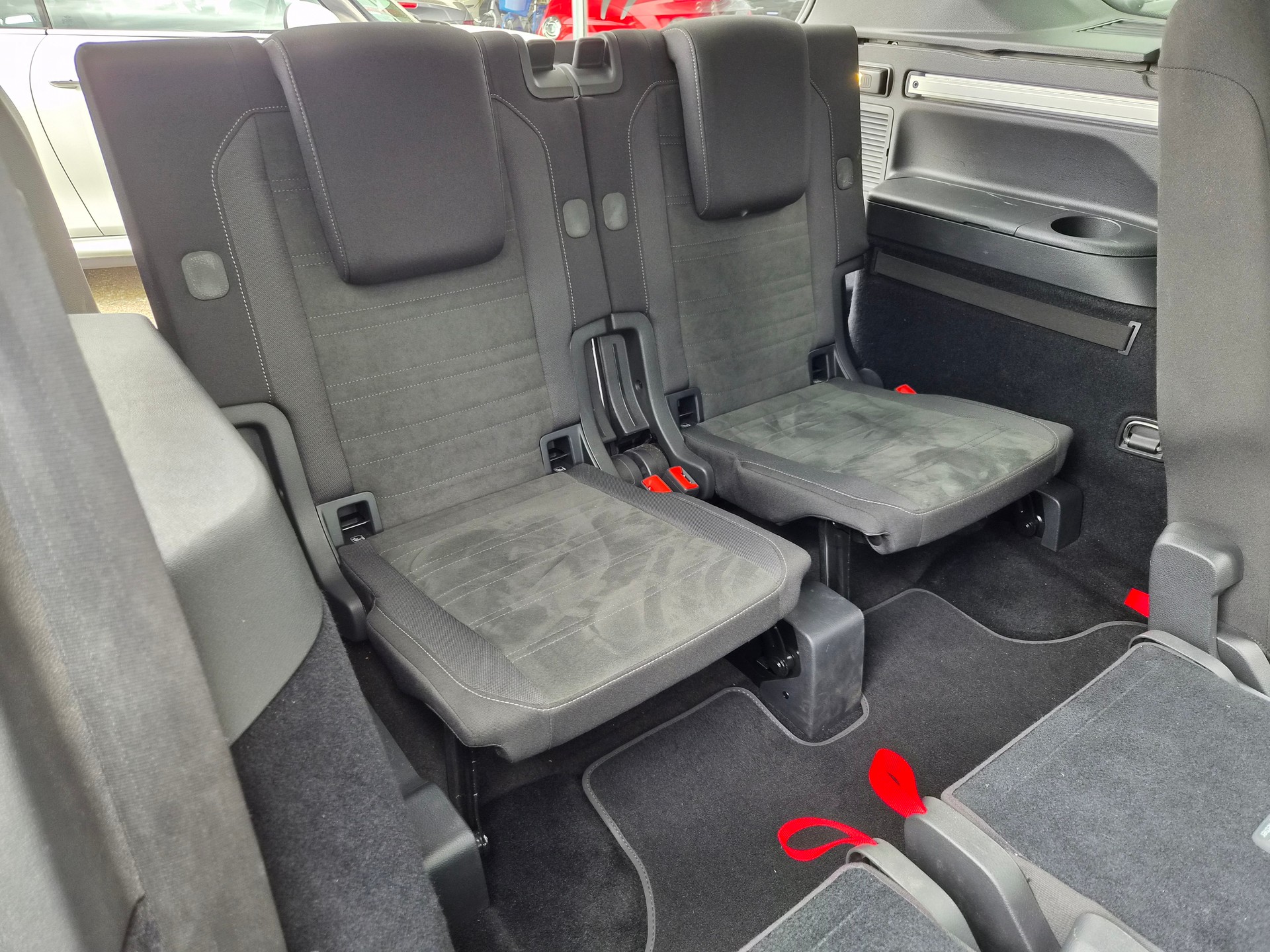 VW Touran 1.5 TSI EVO Comfortline DSG Ausführung 7 Sitzplätze-image-11