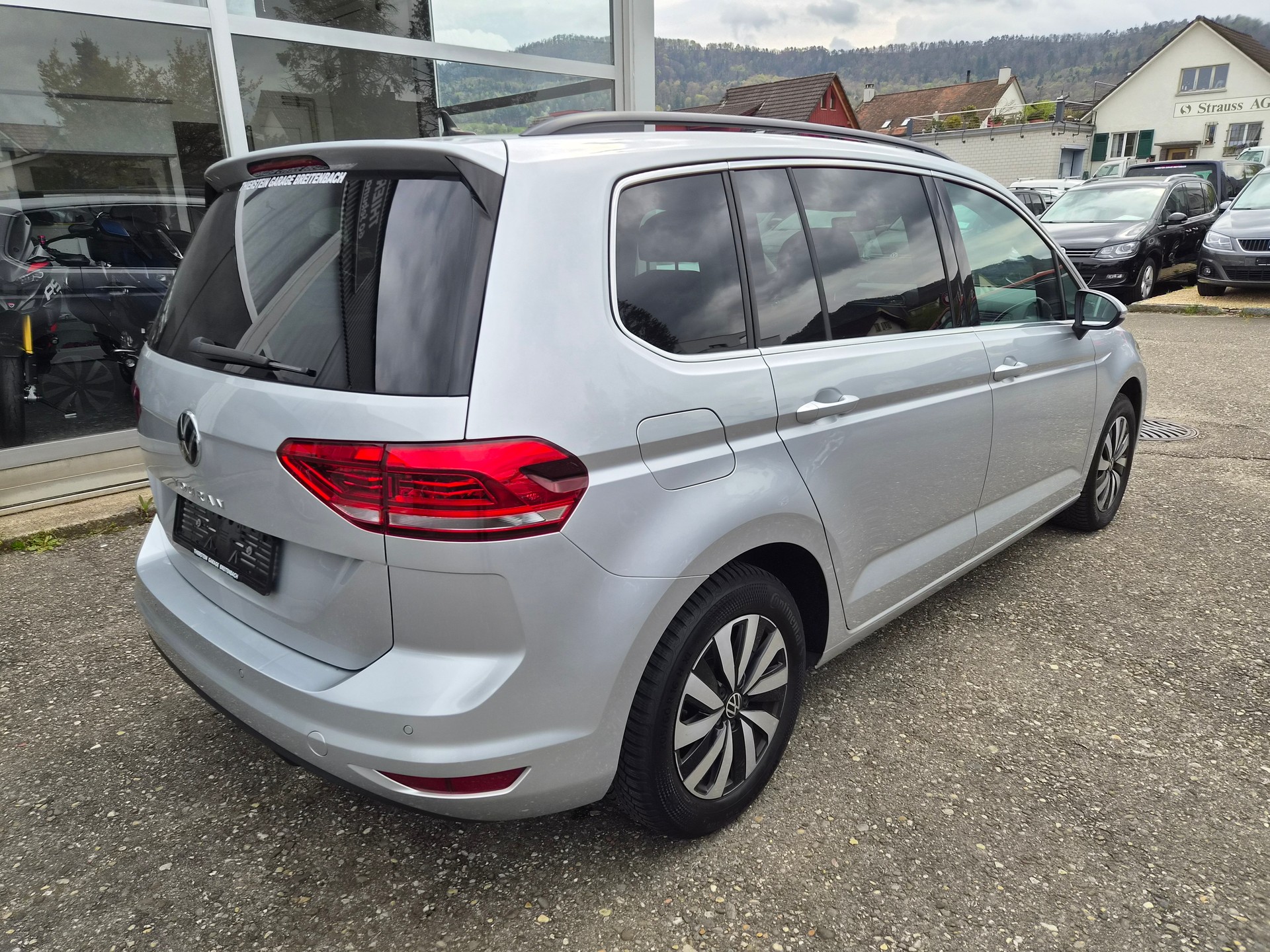 VW Touran 1.5 TSI EVO Comfortline DSG Ausführung 7 Sitzplätze-image-5
