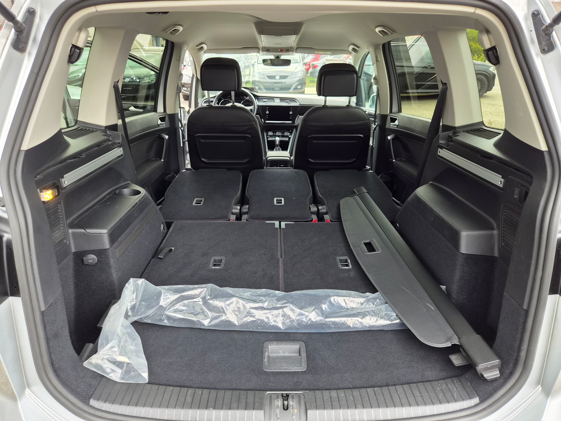 VW Touran 1.5 TSI EVO Comfortline DSG Ausführung 7 Sitzplätze-image-13