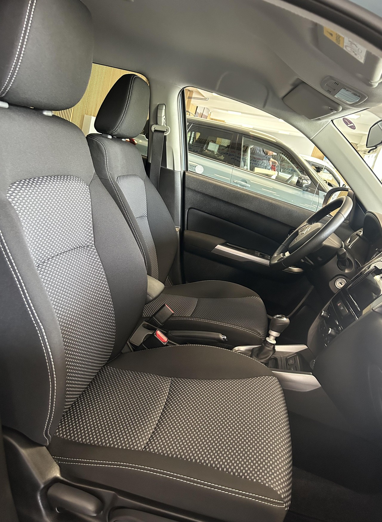 SUZUKI Vitara 1.4B T Hybrid Edition 35 4x4 Kaufen