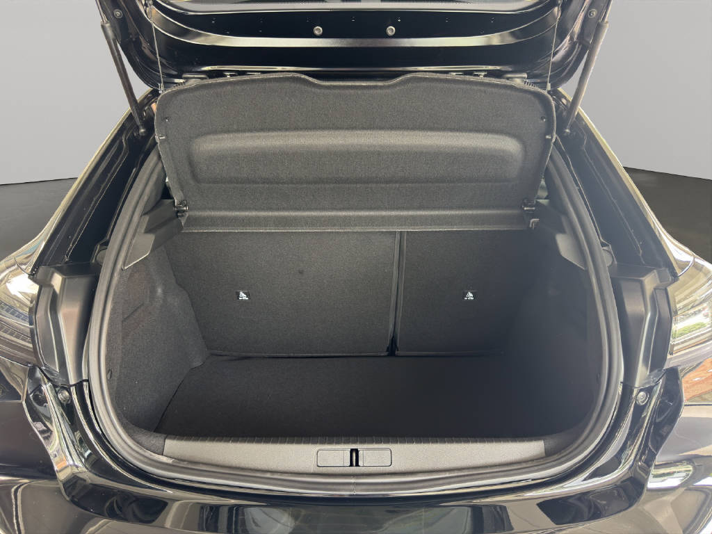 PEUGEOT 208 1.2 Hybrid 145 GT-image-12