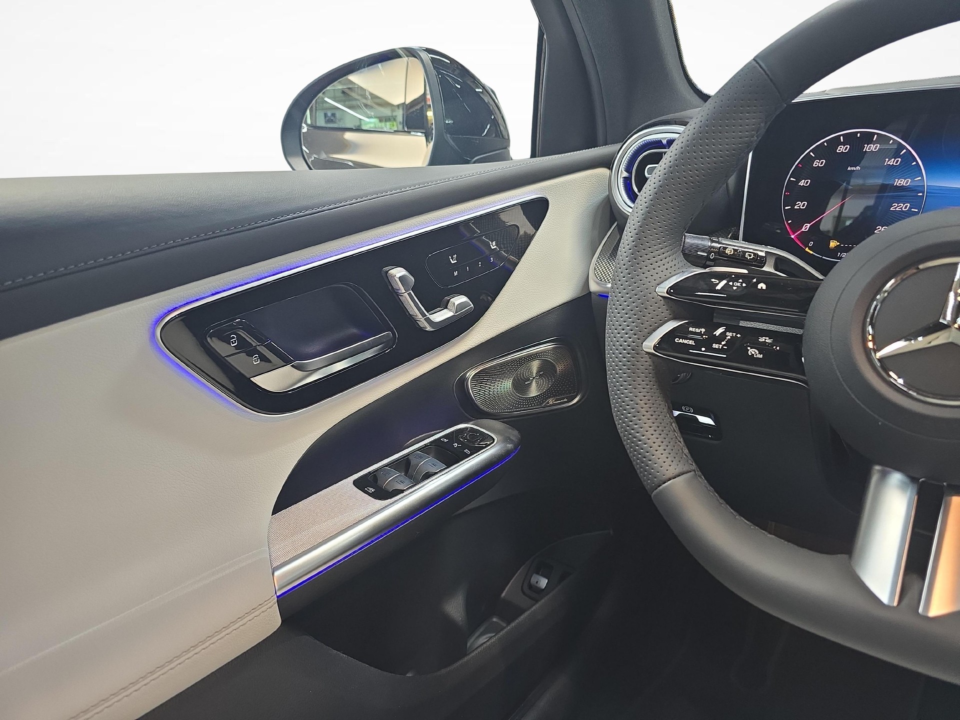 MERCEDES-BENZ GLC 400 e 4MATIC EQ Star AMG Line-image-5