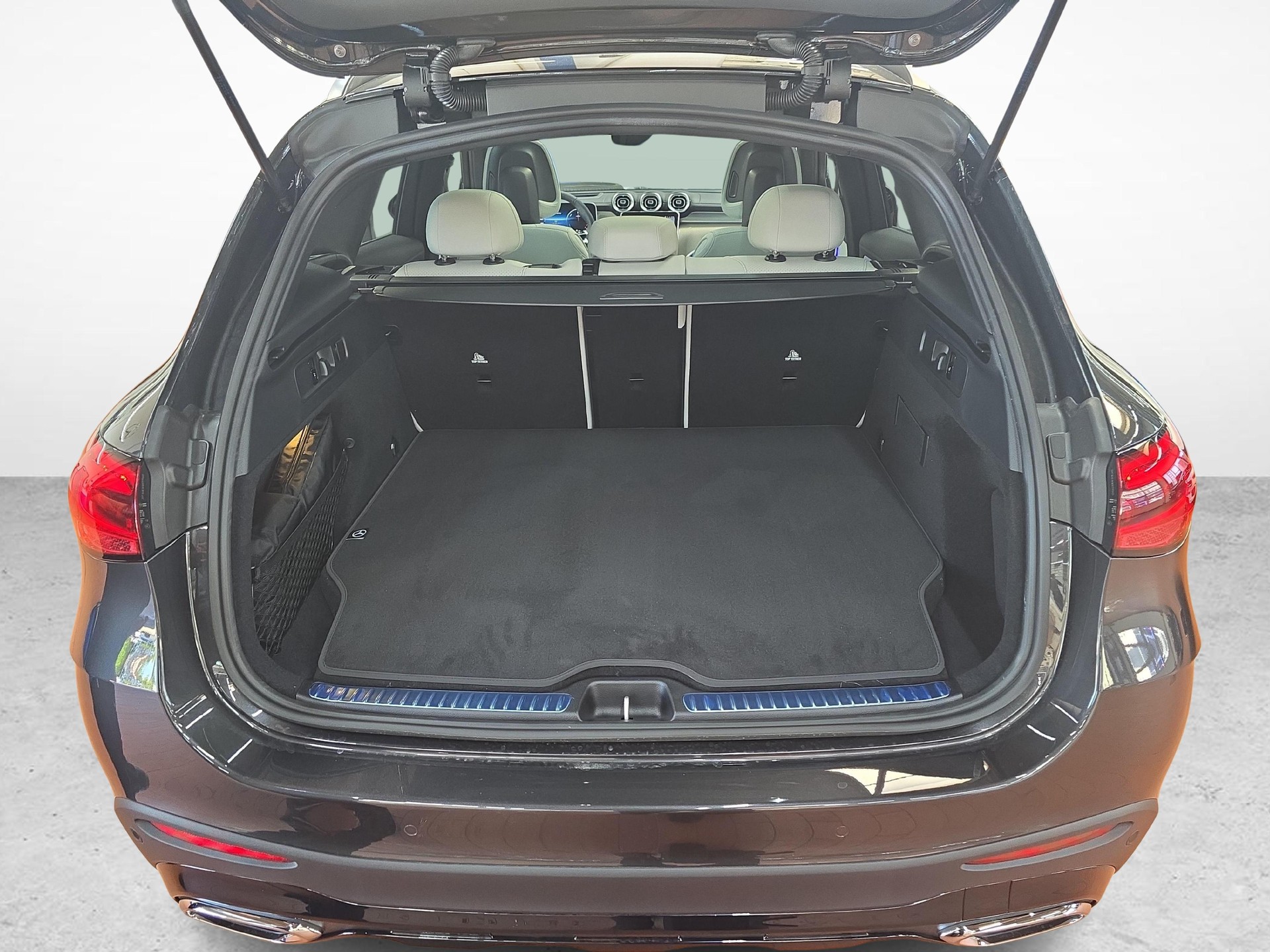 MERCEDES-BENZ GLC 400 e 4MATIC EQ Star AMG Line-image-11