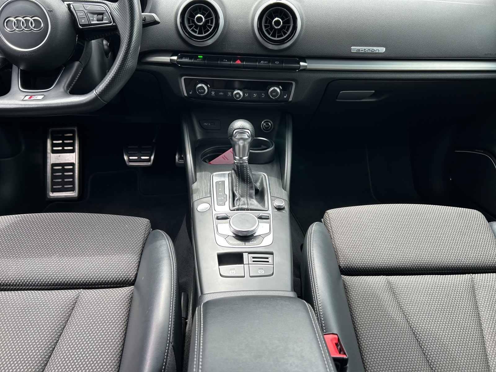 AUDI A3 Sportback 1.4 e-tron Sport S-tronic-image-12