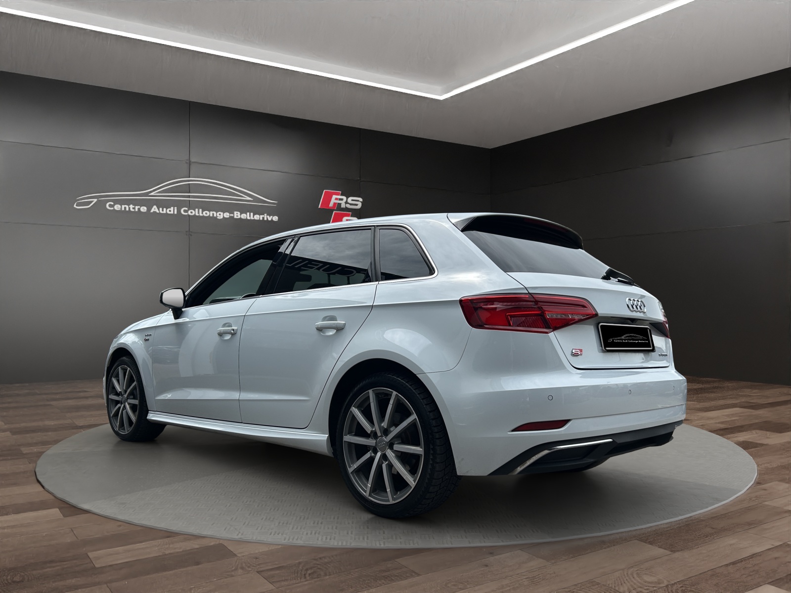 AUDI A3 Sportback 1.4 e-tron Sport S-tronic-showroom-element-2