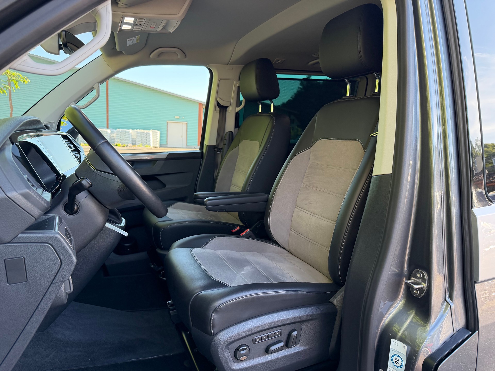 VW T6.1 Multivan 2.0 Bi-TDI Highline 4Motion DSG-image-3