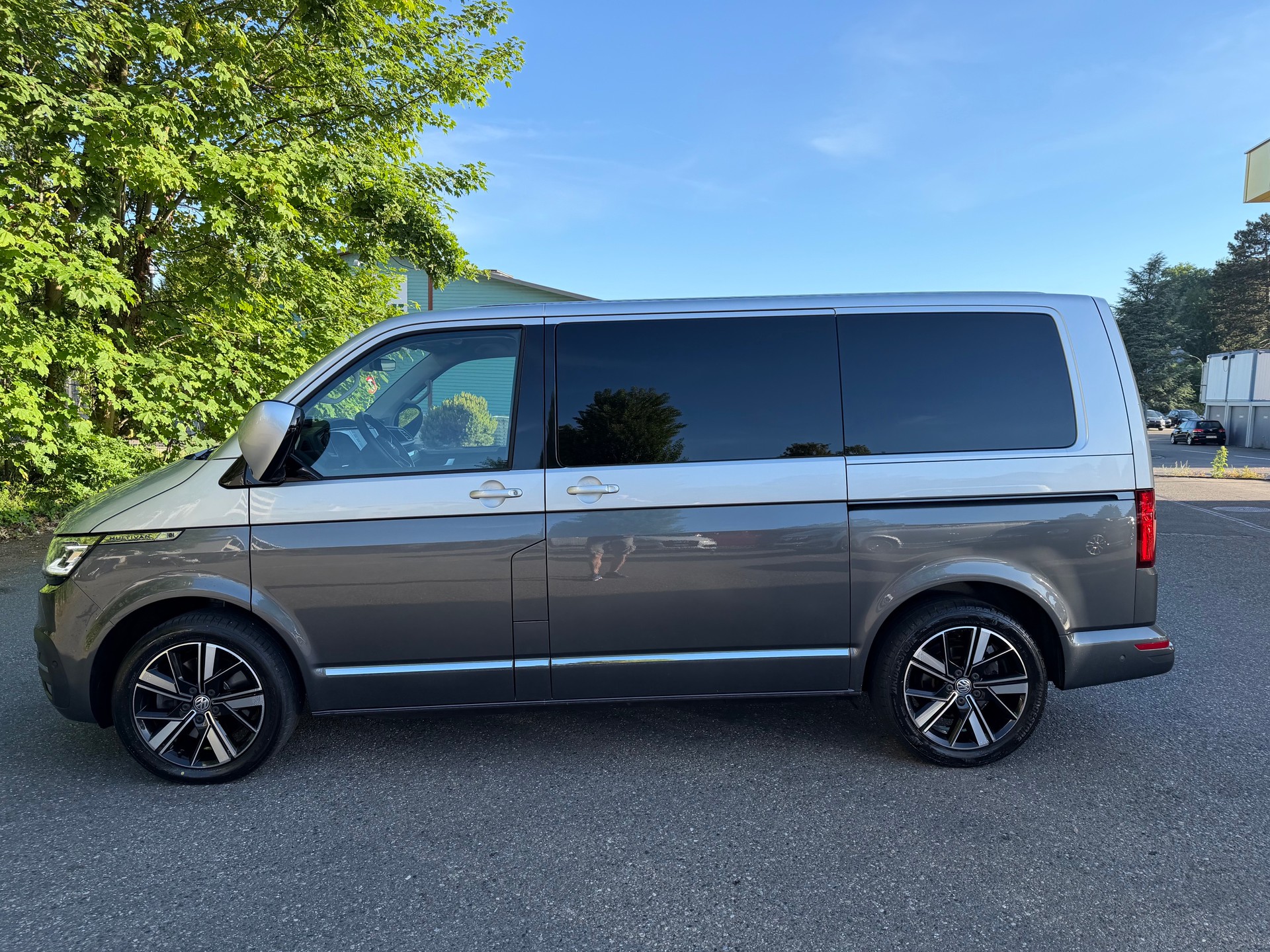 VW T6.1 Multivan 2.0 Bi-TDI Highline 4Motion DSG-image-1