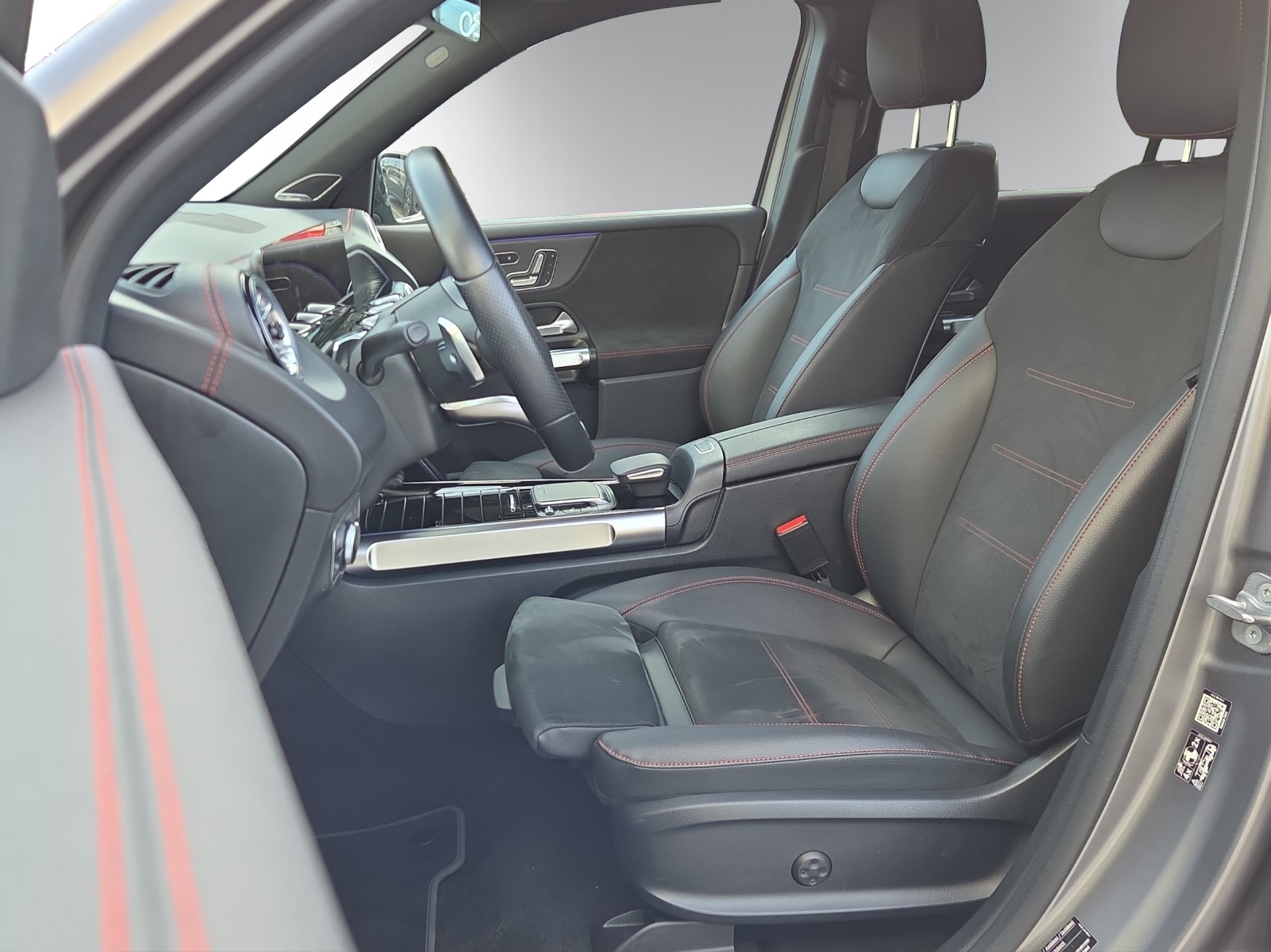 Image MERCEDES-BENZ EQB-350 EQB 350 4Matic Swiss Star AMG Line