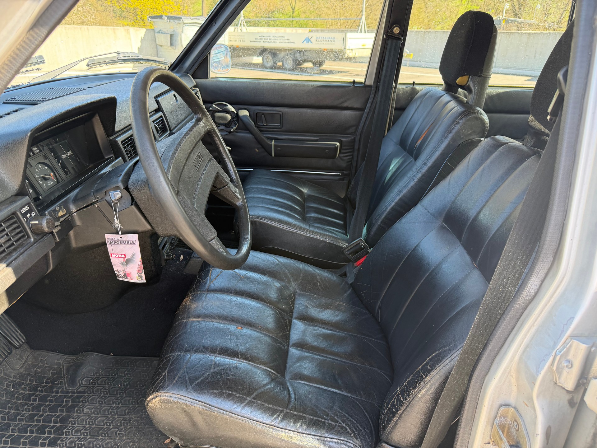 VOLVO 244 GL-image-9