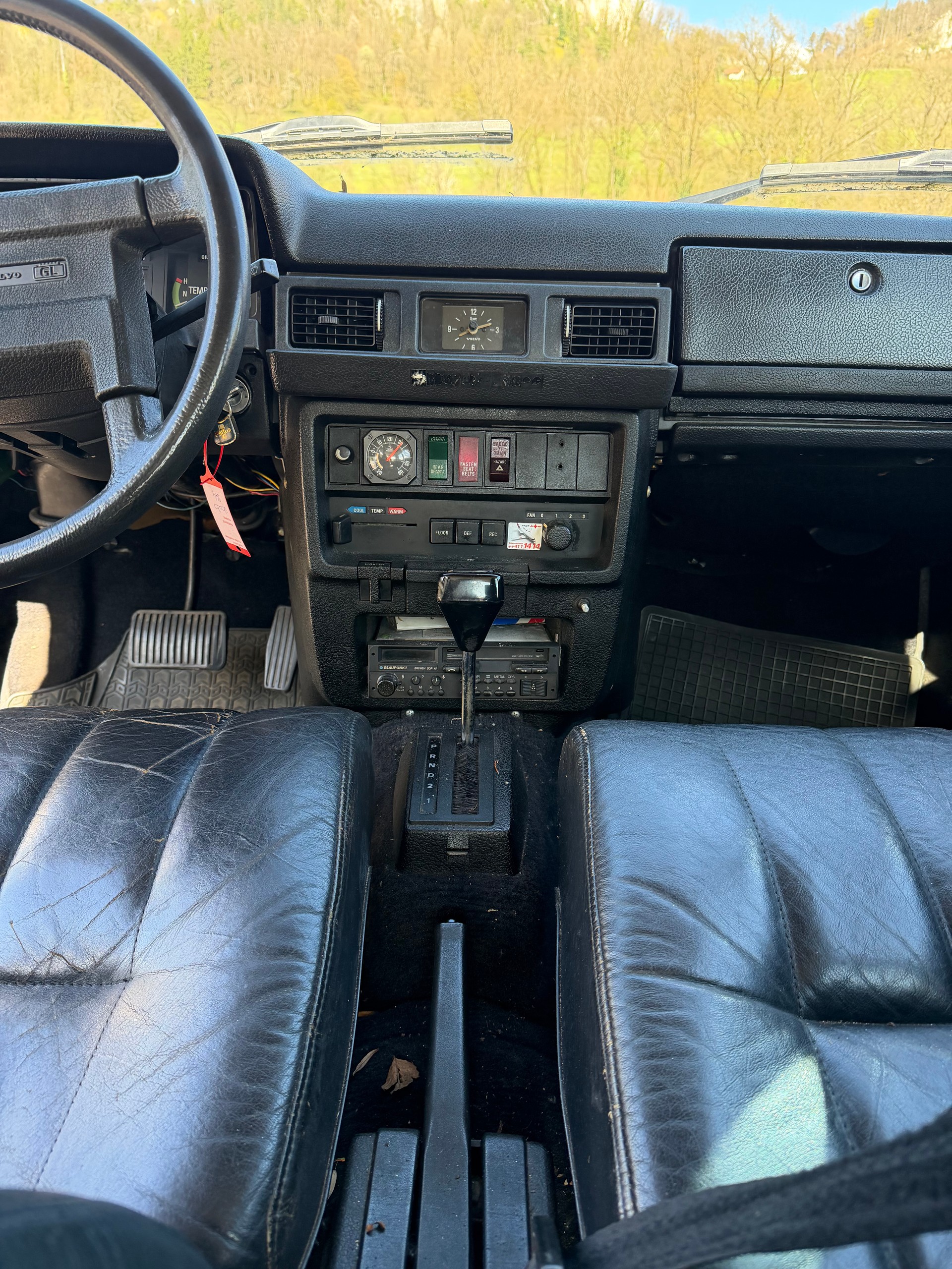 VOLVO 244 GL-image-10