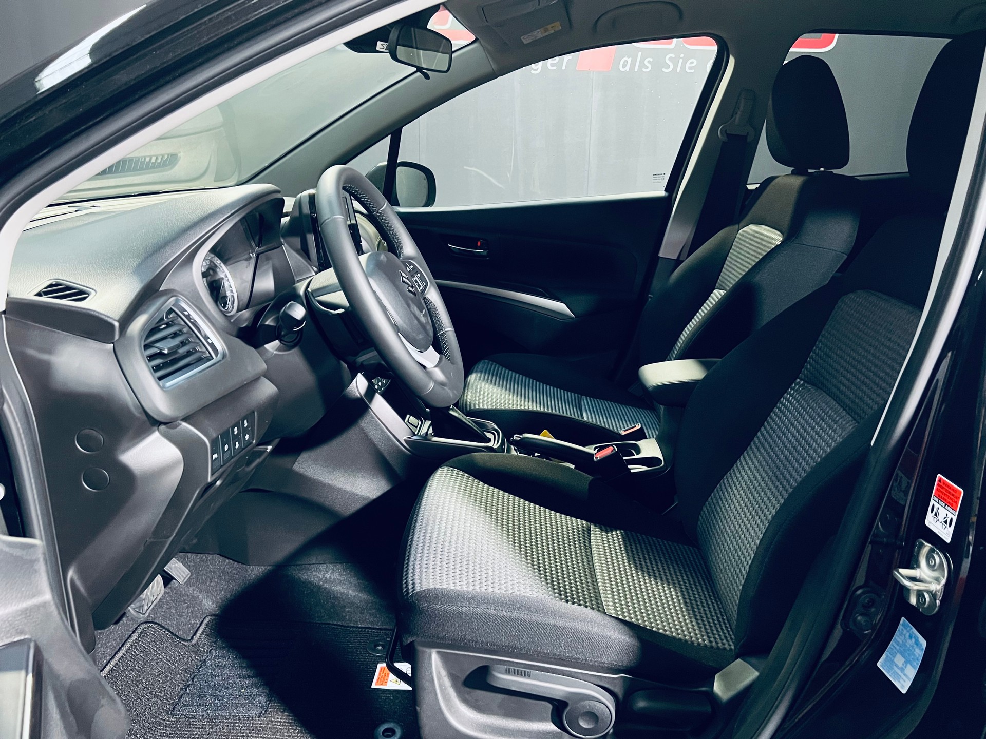 SUZUKI S-Cross 1.4 16V Compact+ MHD Automatic-image-22