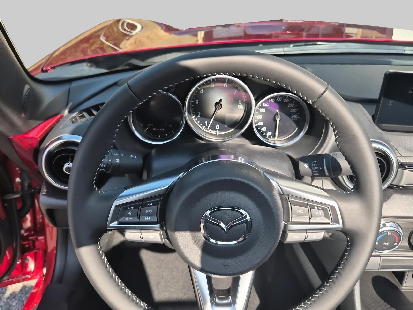 MAZDA MX-5 Skyactiv-G 132 Exclusive-line-image-10