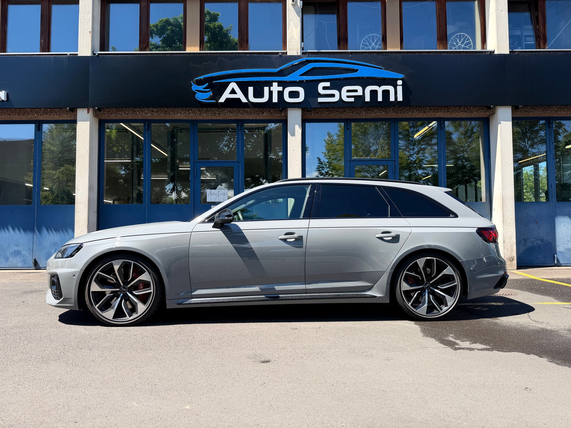 AUDI RS4 Avant quattro tiptronic-image-5