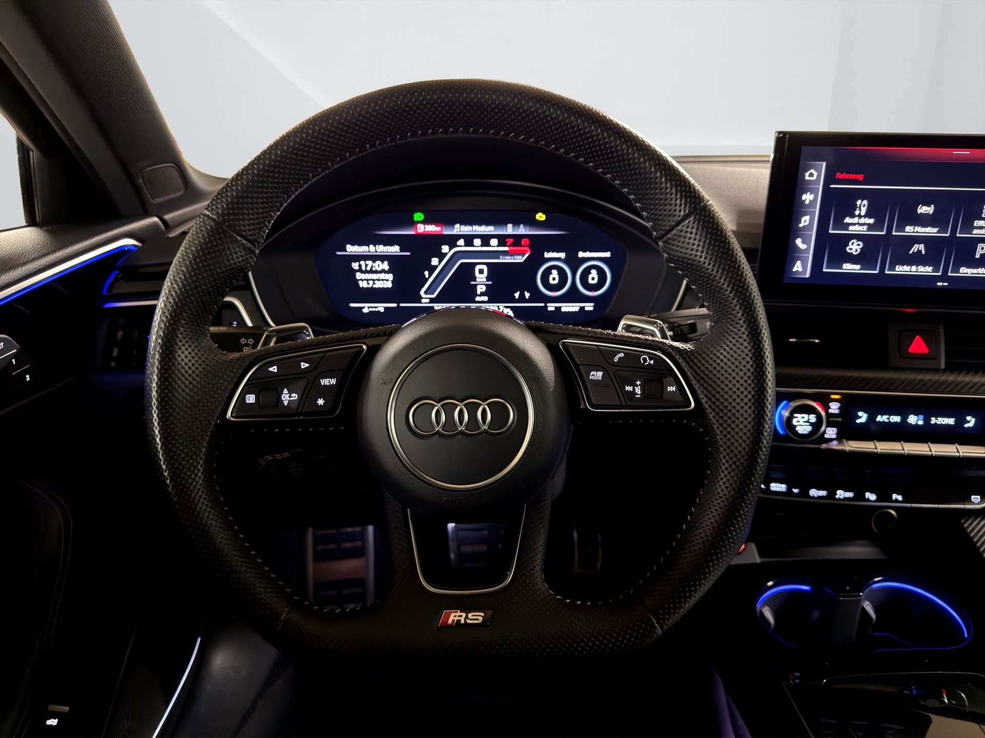 AUDI RS4 Avant quattro tiptronic-image-15