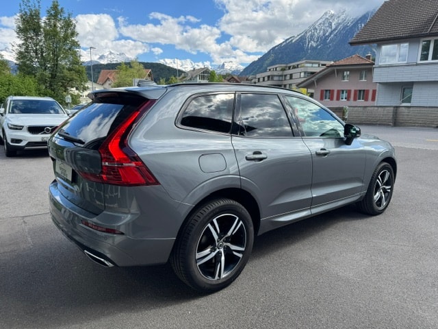 VOLVO XC60 2.0 B4 MH R-Design AWD-image-2