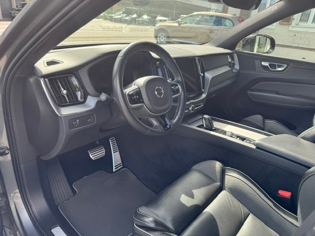 VOLVO XC60 2.0 B4 MH R-Design AWD-image-6